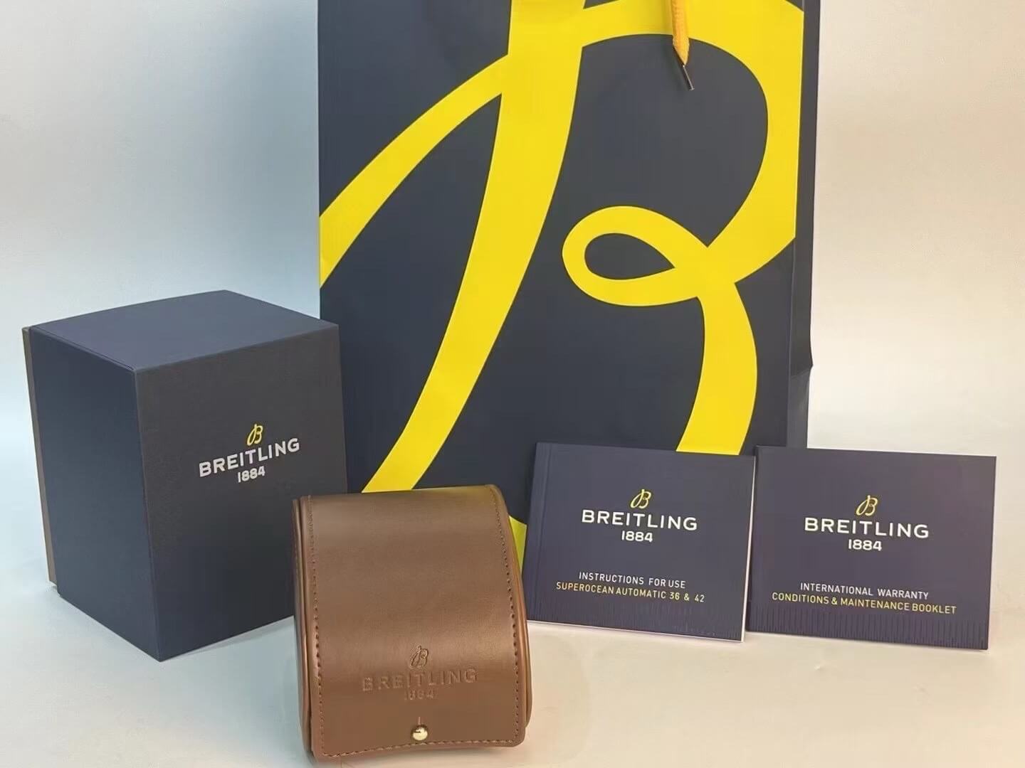 The Breitling Watch Box Full Set The Breitling Watch Box Full Set