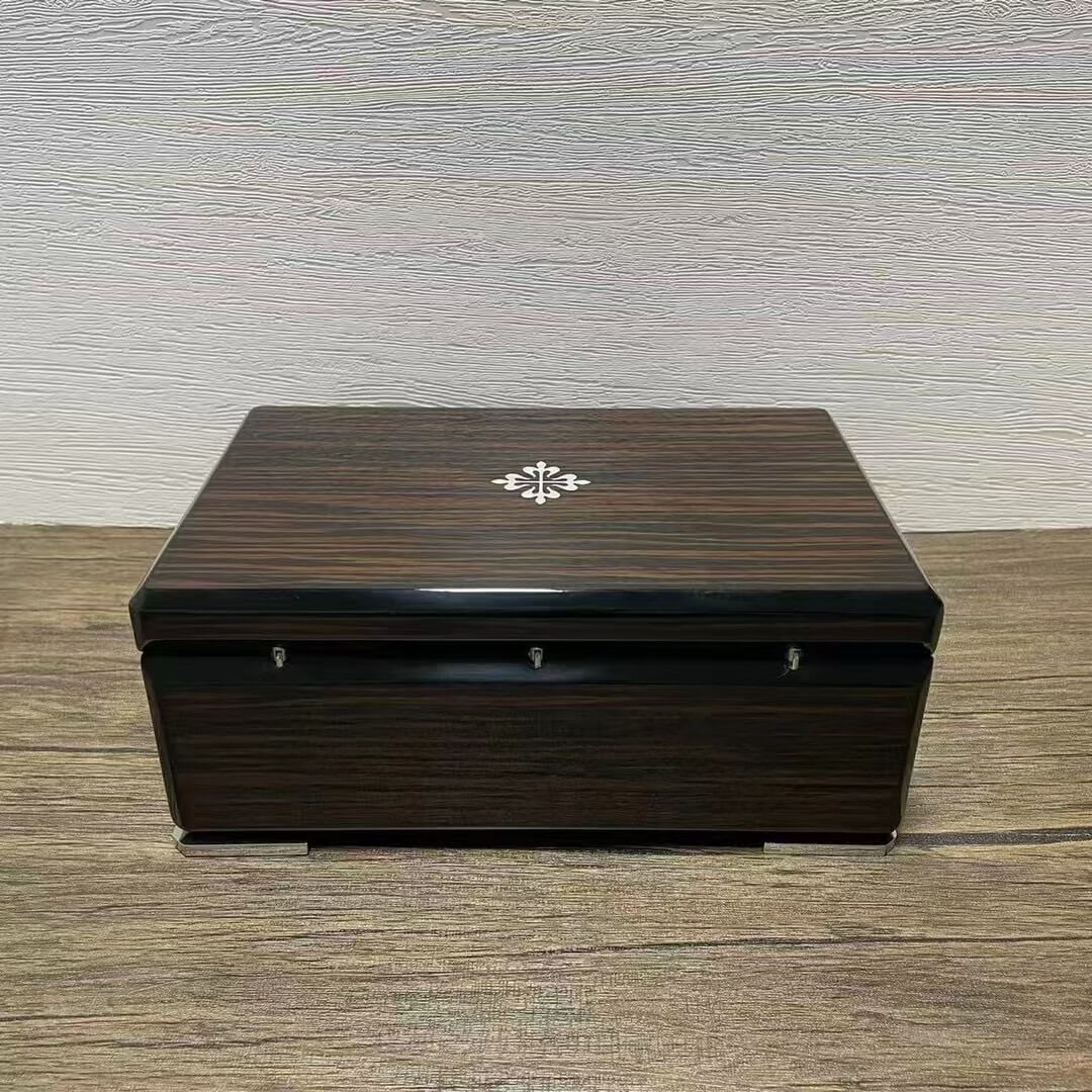 The Patek Philippe Watch Box Full Set The Patek Philippe Watch Box Full Set