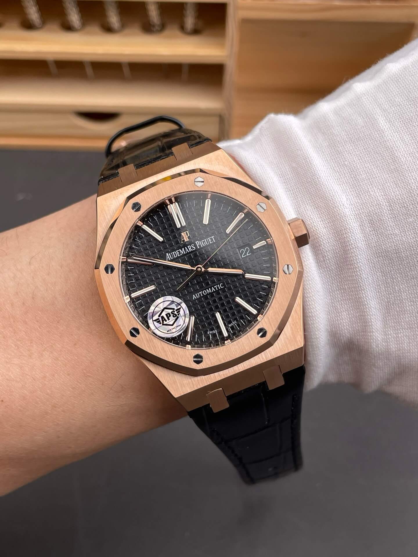 Audemars Piguet Replica Royal Oak Super Clone Watch 15400OR.OO.D002CR.01