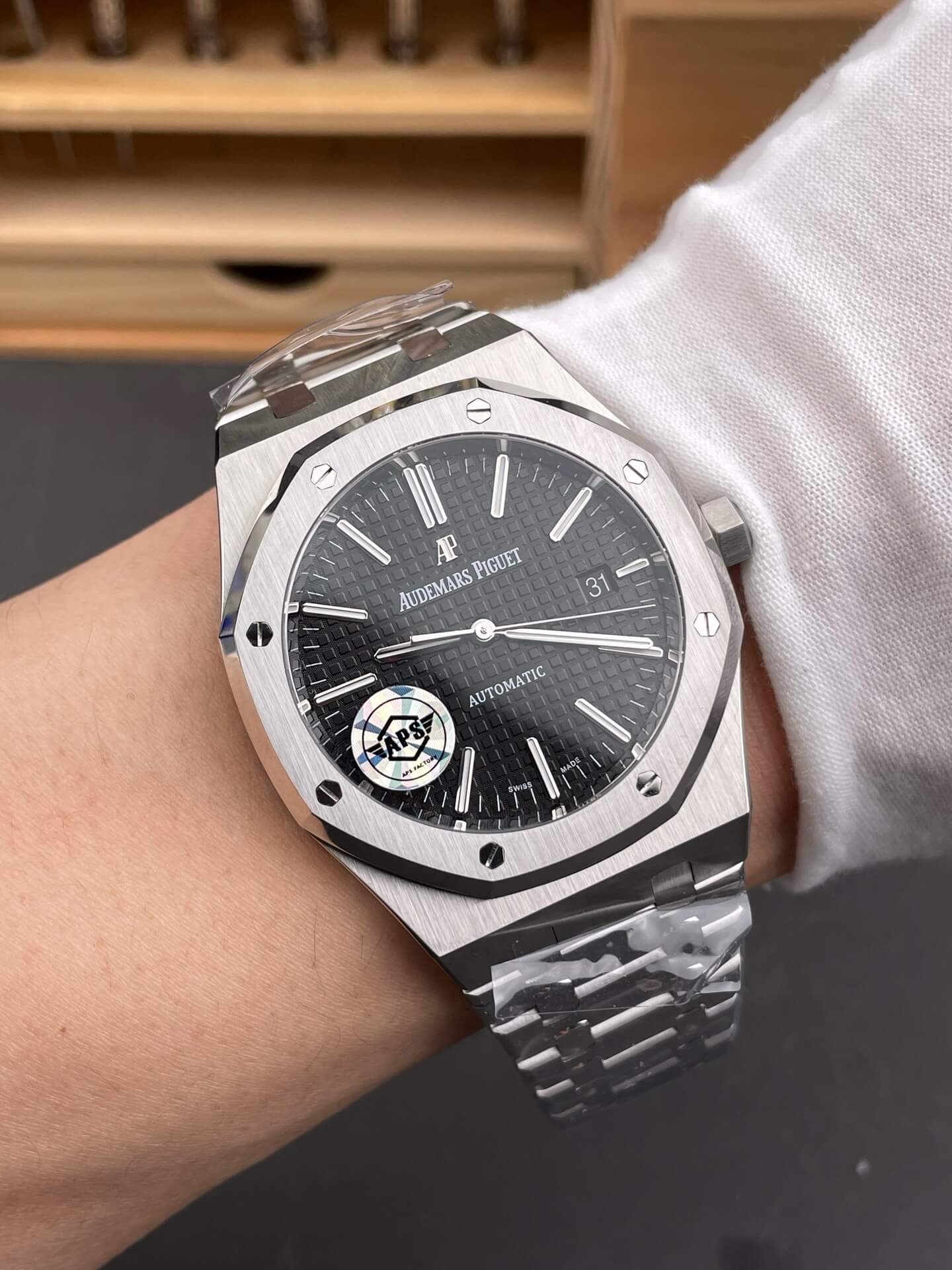 Audemars Piguet Replica Royal Oak Super Clone Watch 15400ST.OO.1220ST.01