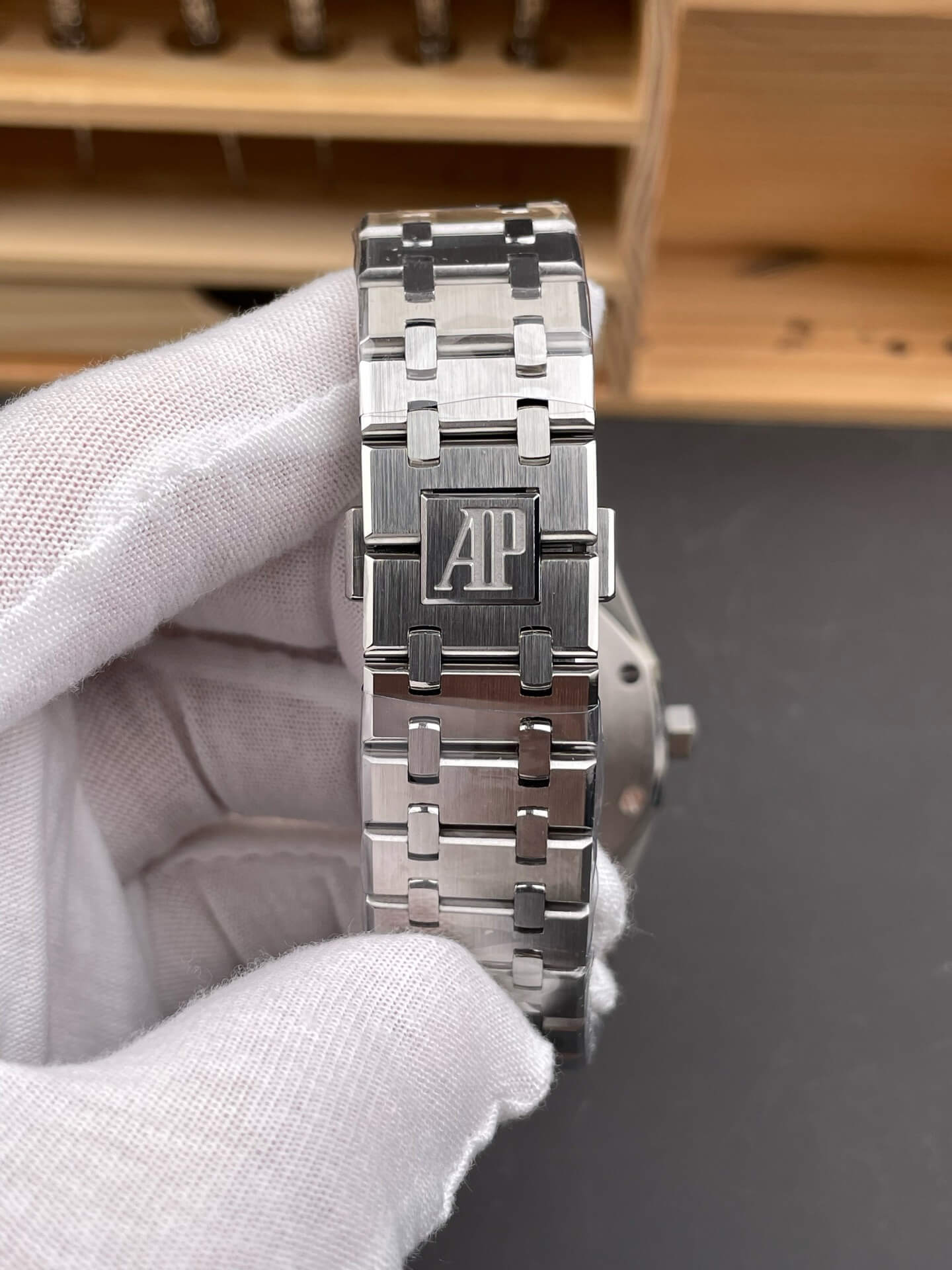 Audemars Piguet Replica Royal Oak Super Clone Watch 15400ST.OO.1220ST.02 Audemars Piguet Replica Royal Oak Super Clone Watch 15400ST.OO.1220ST.02