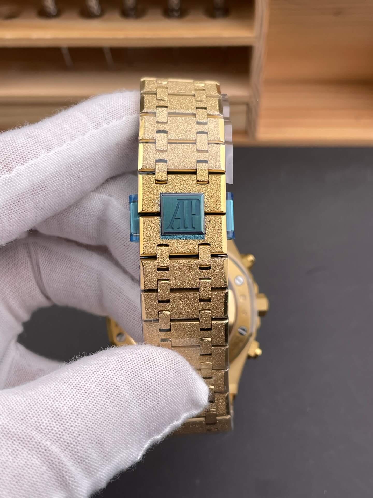 Audemars Piguet Replica Royal Oak Super Clone Watch 26240BA.GG.1324BA.01