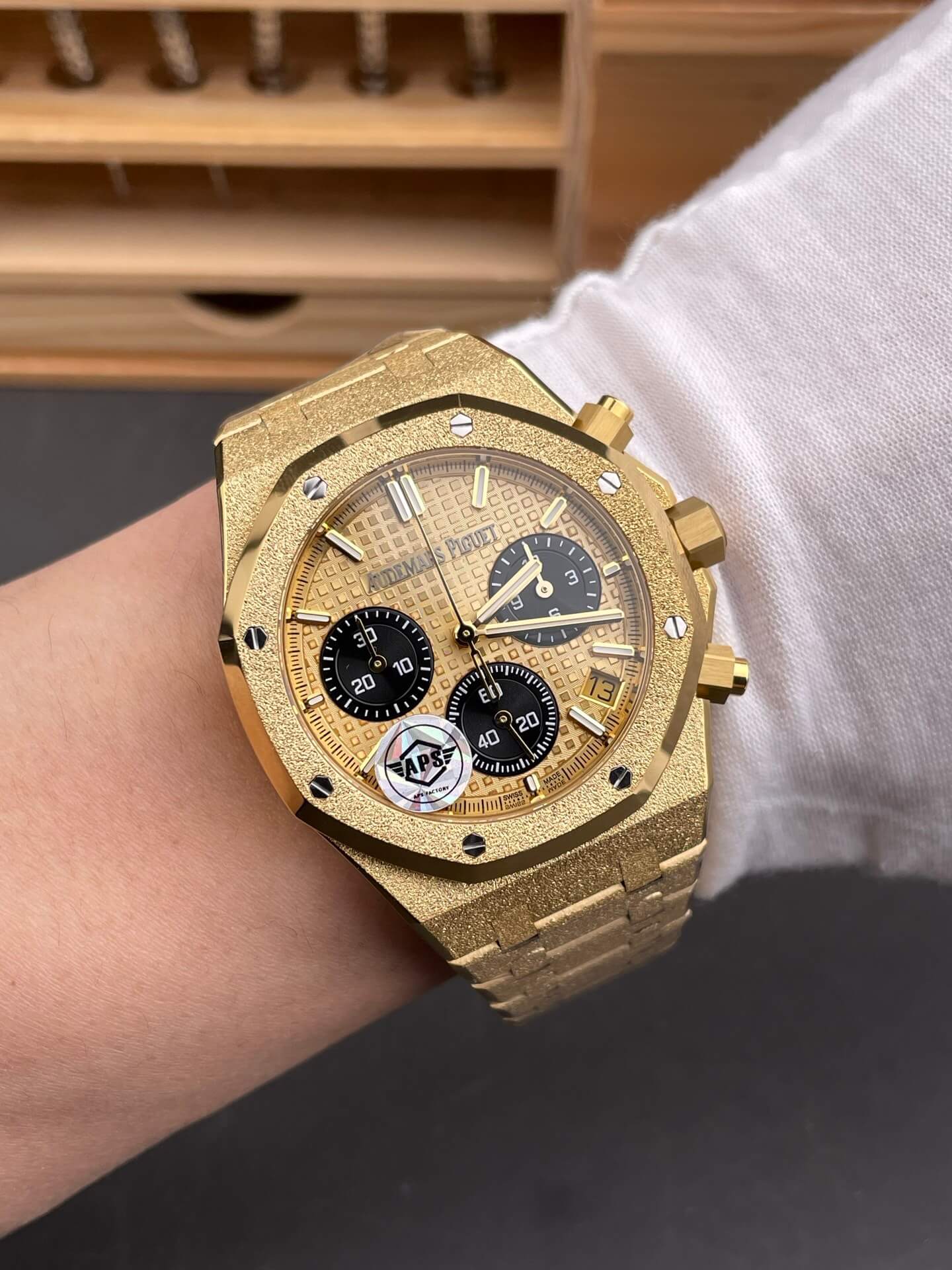 Audemars Piguet Replica Royal Oak Super Clone Watch 26240BA.GG.1324BA.01