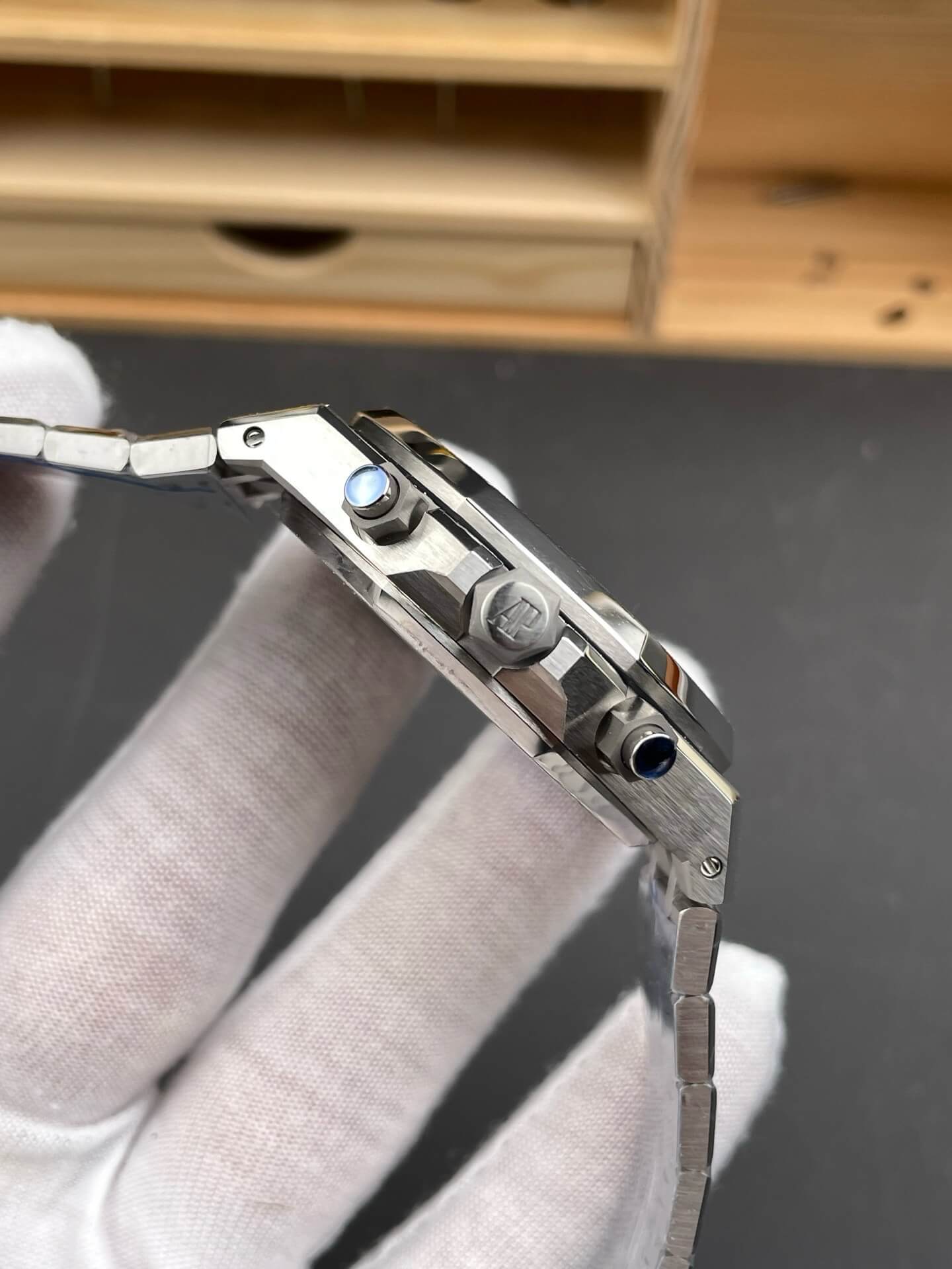 Audemars Piguet Replica Royal Oak Super Clone Watch 26240BC.GG.1324BC.02