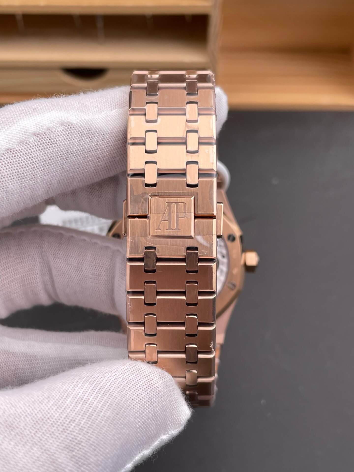 Audemars Piguet Replica Royal Oak Super Clone Watch 26522OR.OO.1220OR.01