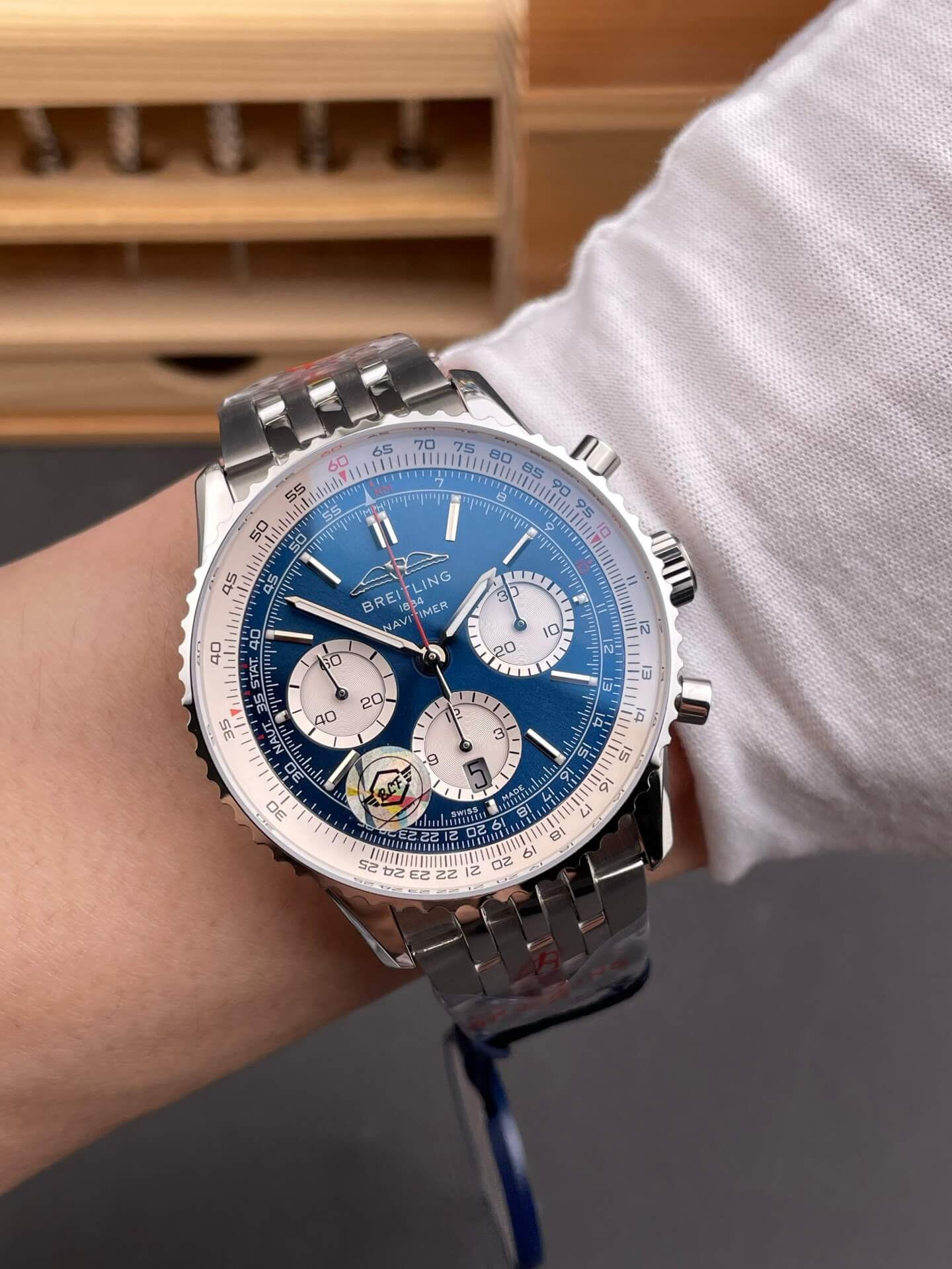 Breitling Replica Navitimer B01 Chronograph 43 Super Clone Watch AB0121211B3A1