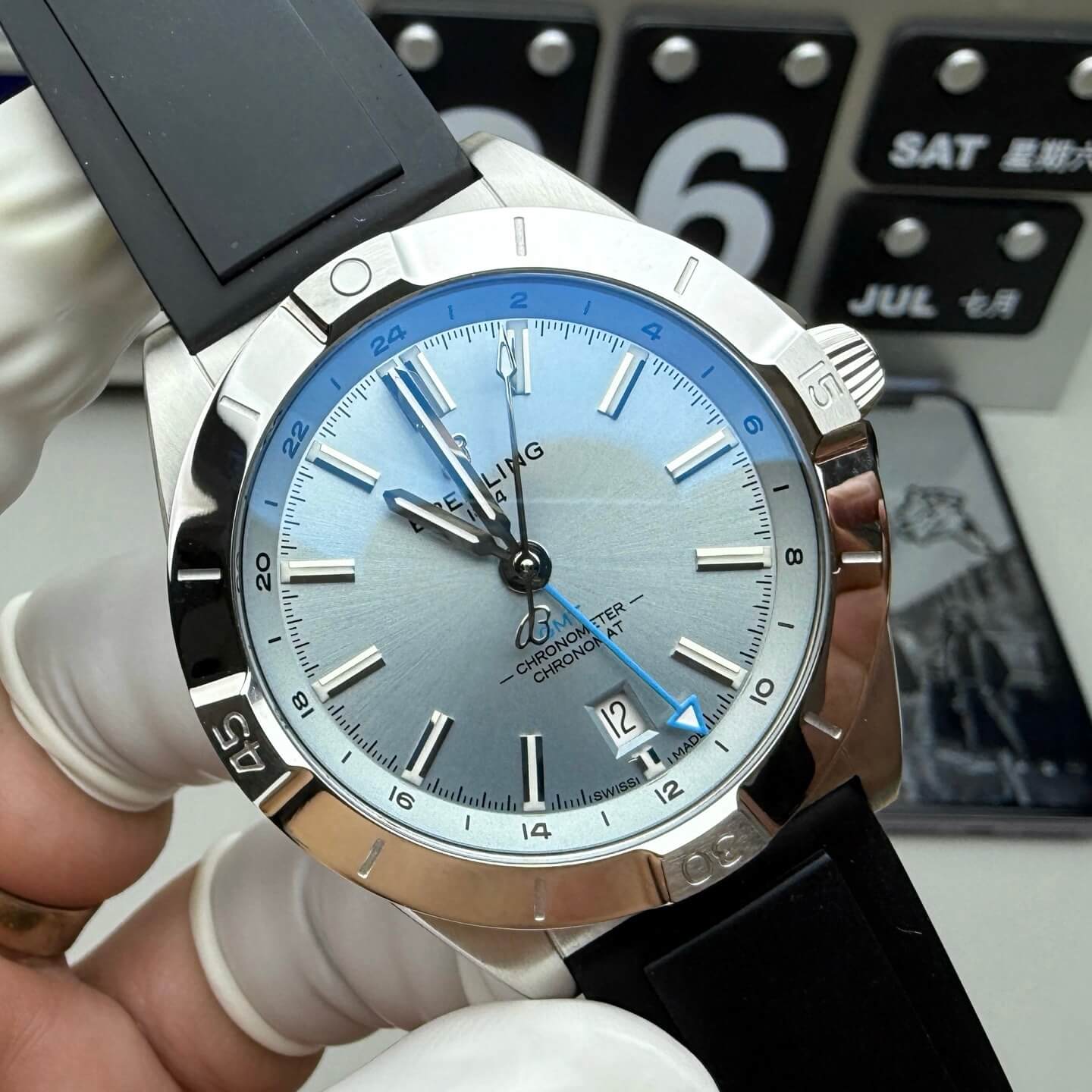 Breitling Replica Chronomat Automatic GMT 40 Super Clone Watch P32398101C1S1