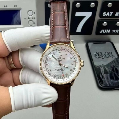Breitling Replica Navitimer Automatic 35 Super Clone Watch R17395211A1P1
