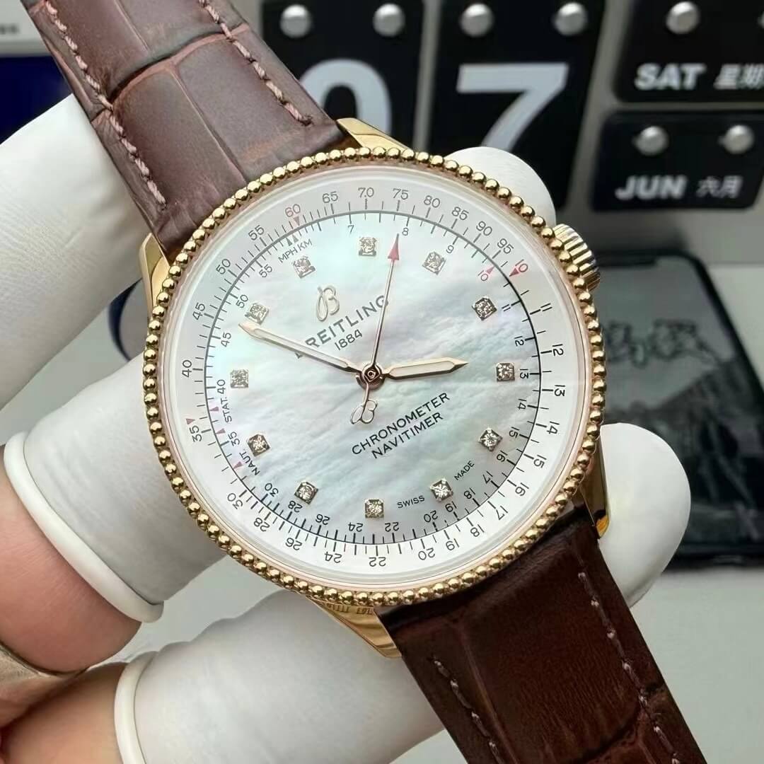 Breitling Replica Navitimer Automatic 35 Super Clone Watch R17395211A1P1