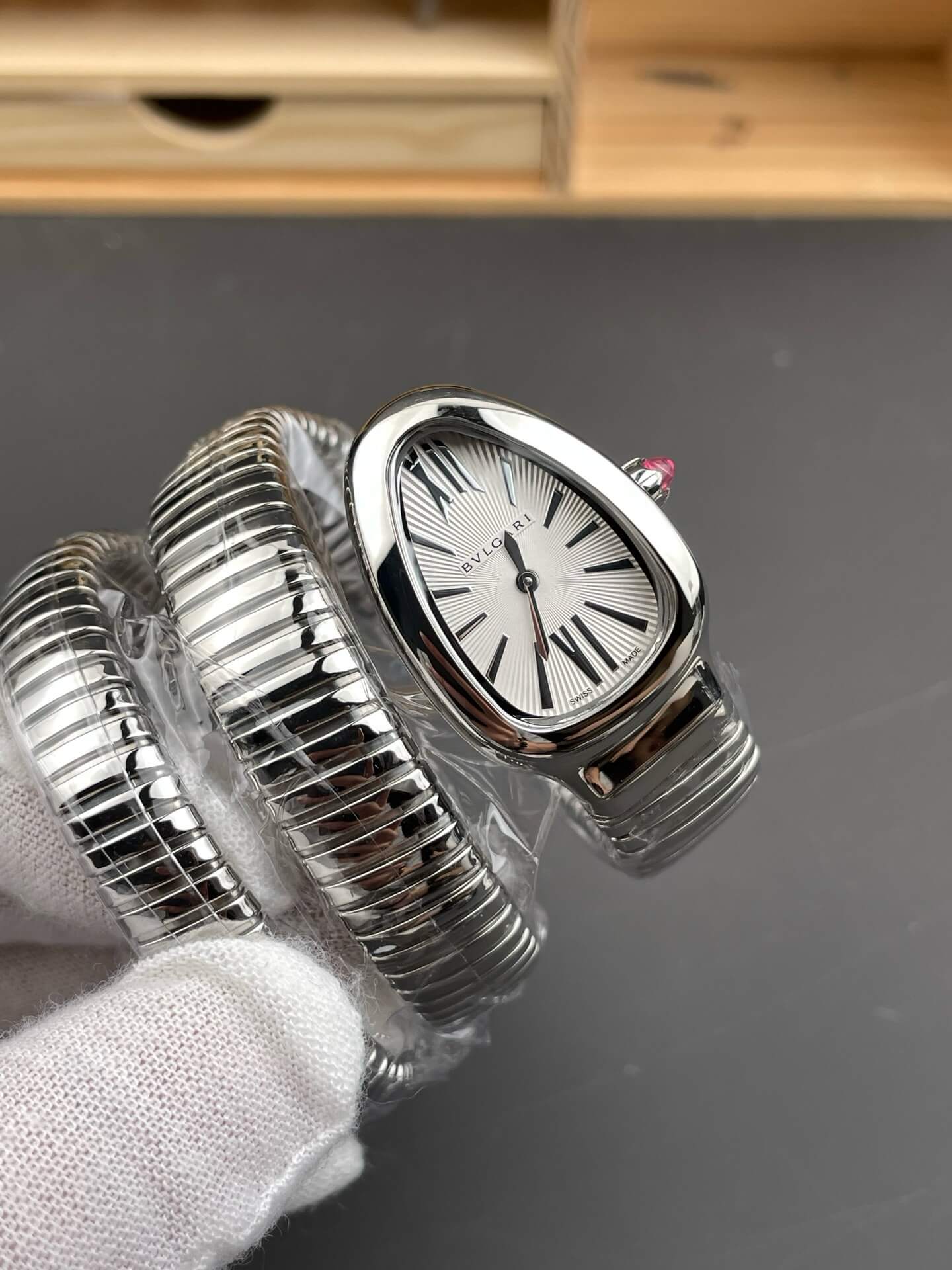Bvlgari Replica Serpenti Tubogas Super Clone Watch 101911 Bvlgari Replica Serpenti Tubogas Super Clone Watch 101911