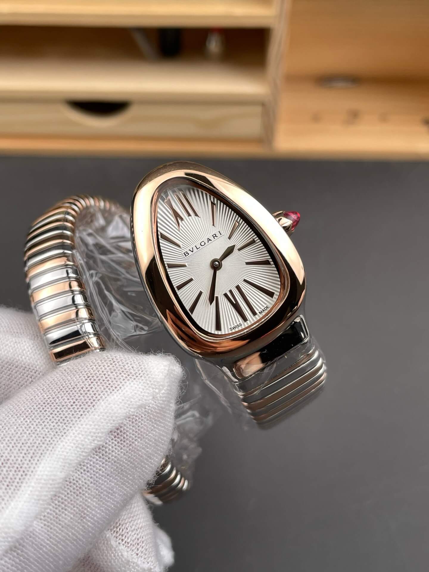 Bvlgari Replica Serpenti Tubogas Super Clone Watch 103708 Bvlgari Replica Serpenti Tubogas Super Clone Watch 103708