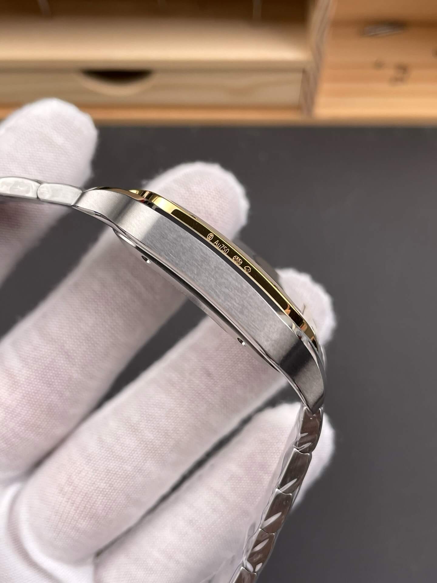 Cartier Replica Santos Super Clone Watch W2SA0009 Cartier Replica Santos Super Clone Watch W2SA0009