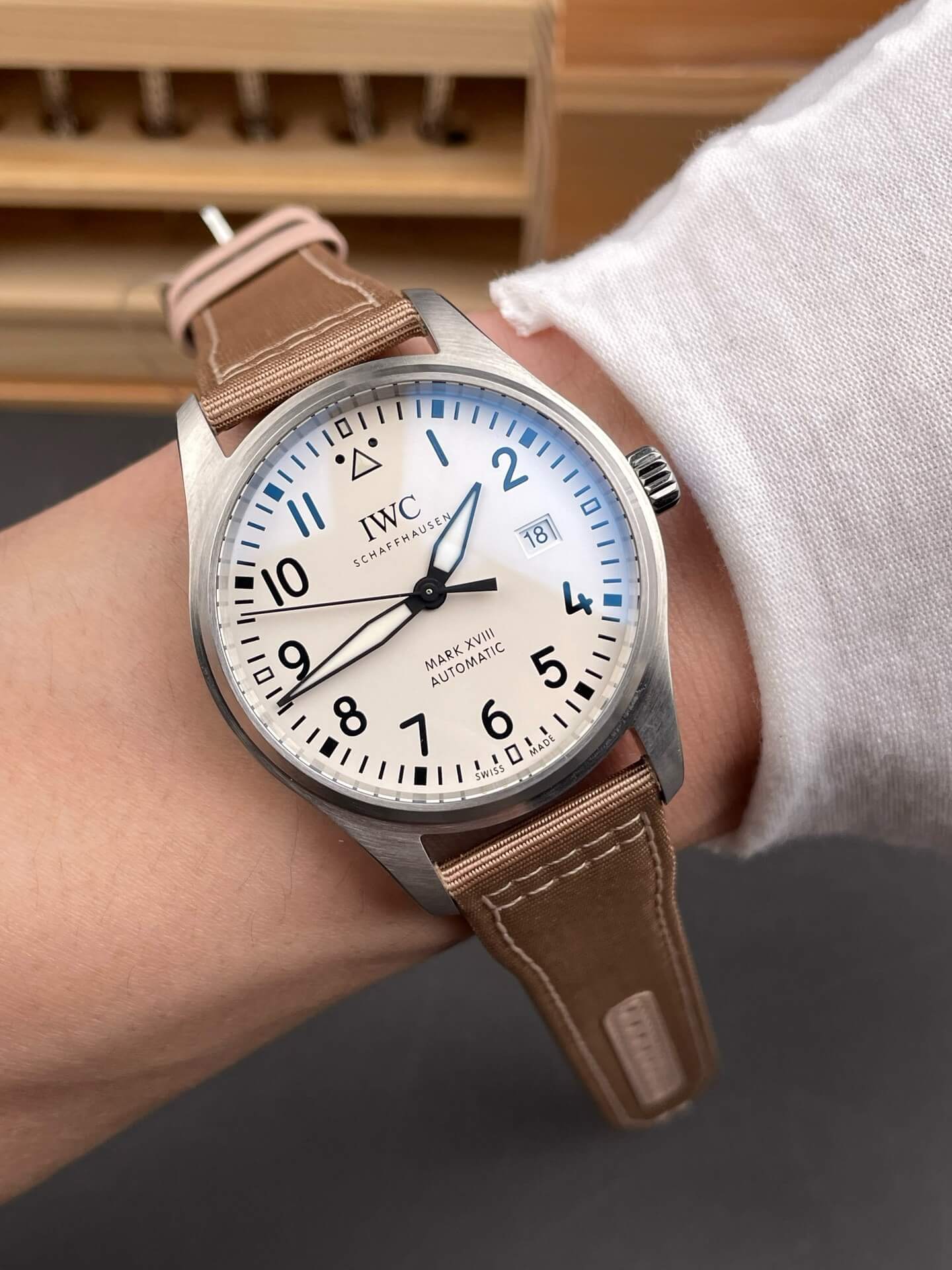 IWC Replica Pilot Mark XVIII Super Clone Watch IW327017 IWC Replica Pilot Mark XVIII Super Clone Watch IW327017