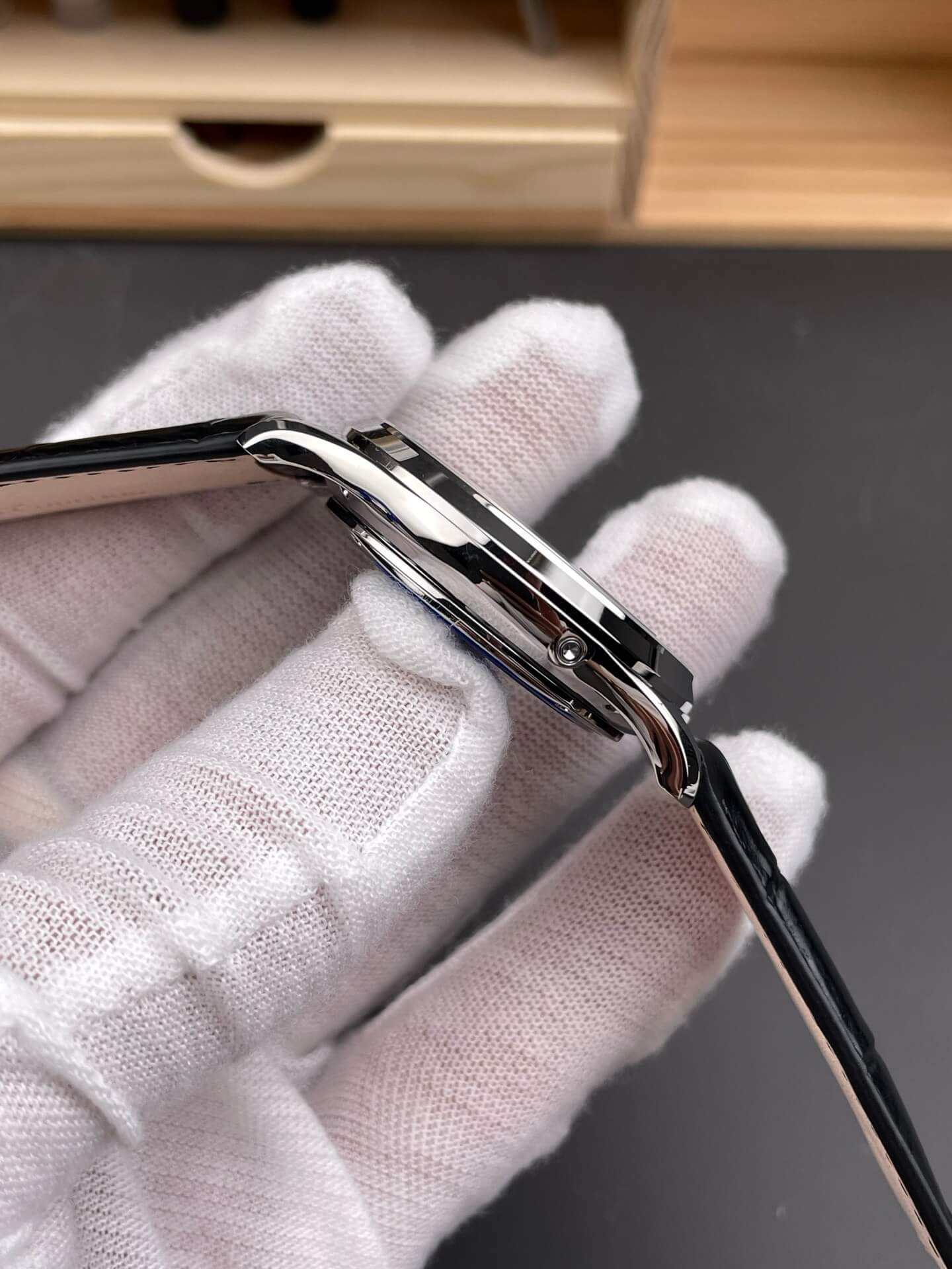 Jaeger-LeCoultre Replica Master Ultra Thin Moon Super Clone Watch Q1248421 Jaeger-LeCoultre Replica Master Ultra Thin Moon Super Clone Watch Q1248421