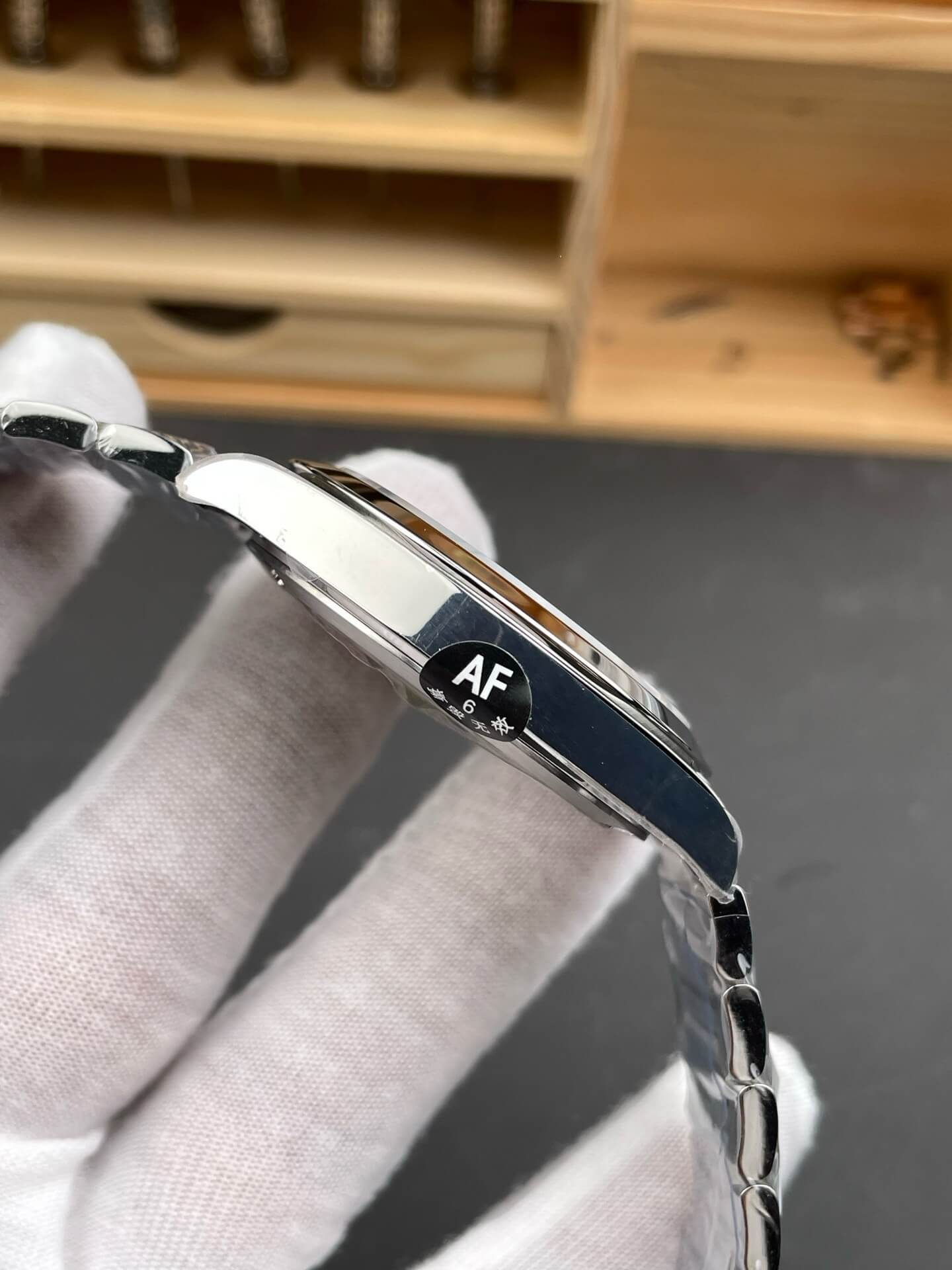 Longines Replica Conquest Super Clone Watch L3.830.4.52.6