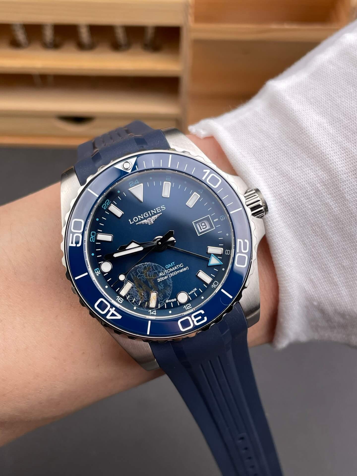 Longines Replica Hydroconquest GMT Super Clone Watch L3.790.4.96.9