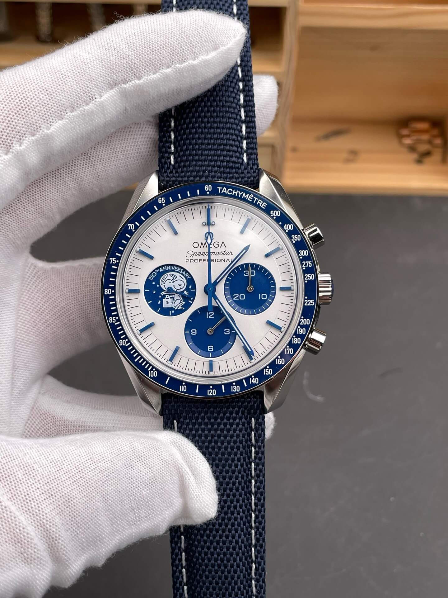 Omega Replica Speedmaster “Silver Snoopy Award” 50th Anniversary Super Clone Watch 31032425002001