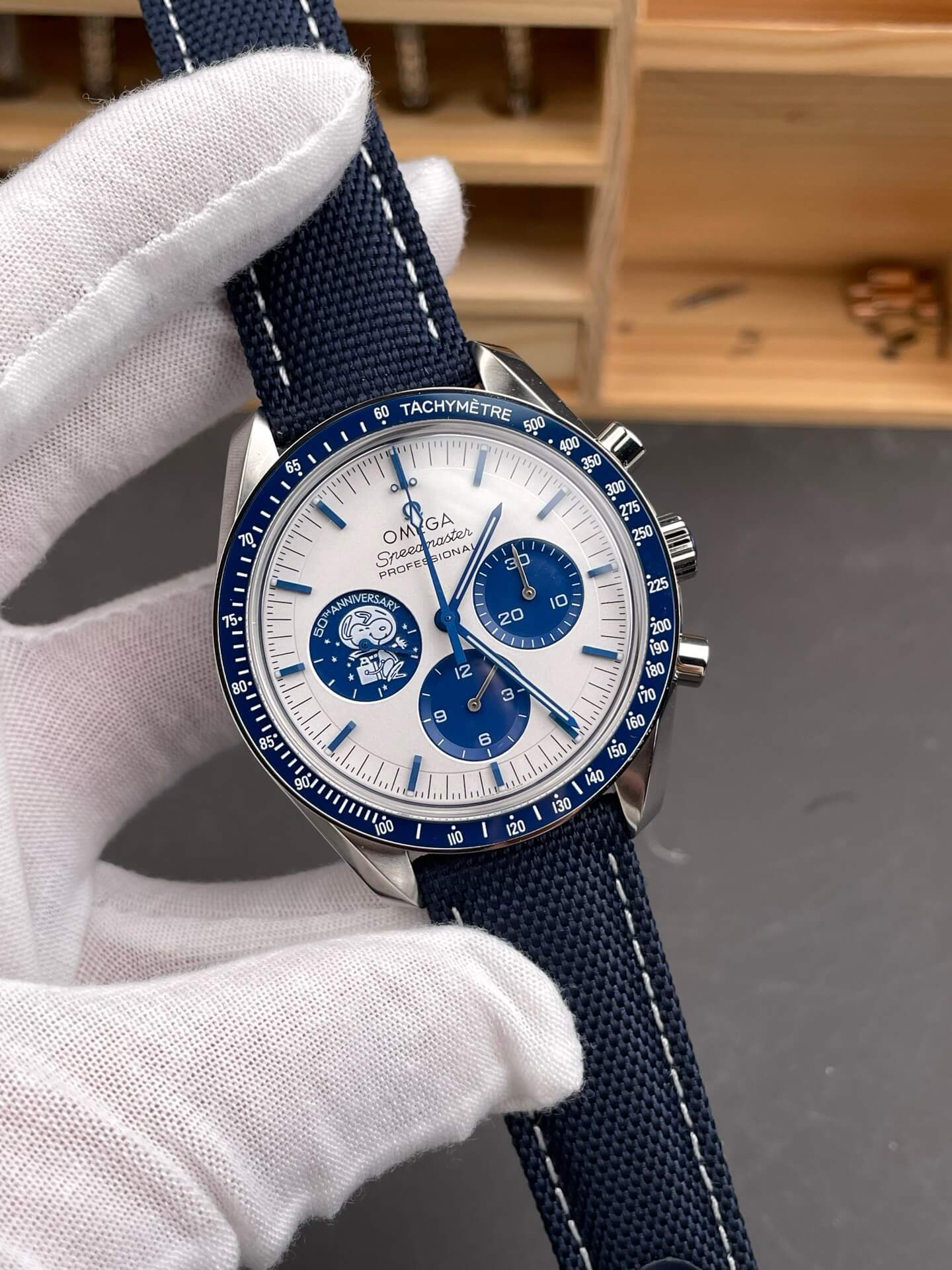 Omega Replica Speedmaster “Silver Snoopy Award” 50th Anniversary Super Clone Watch 31032425002001