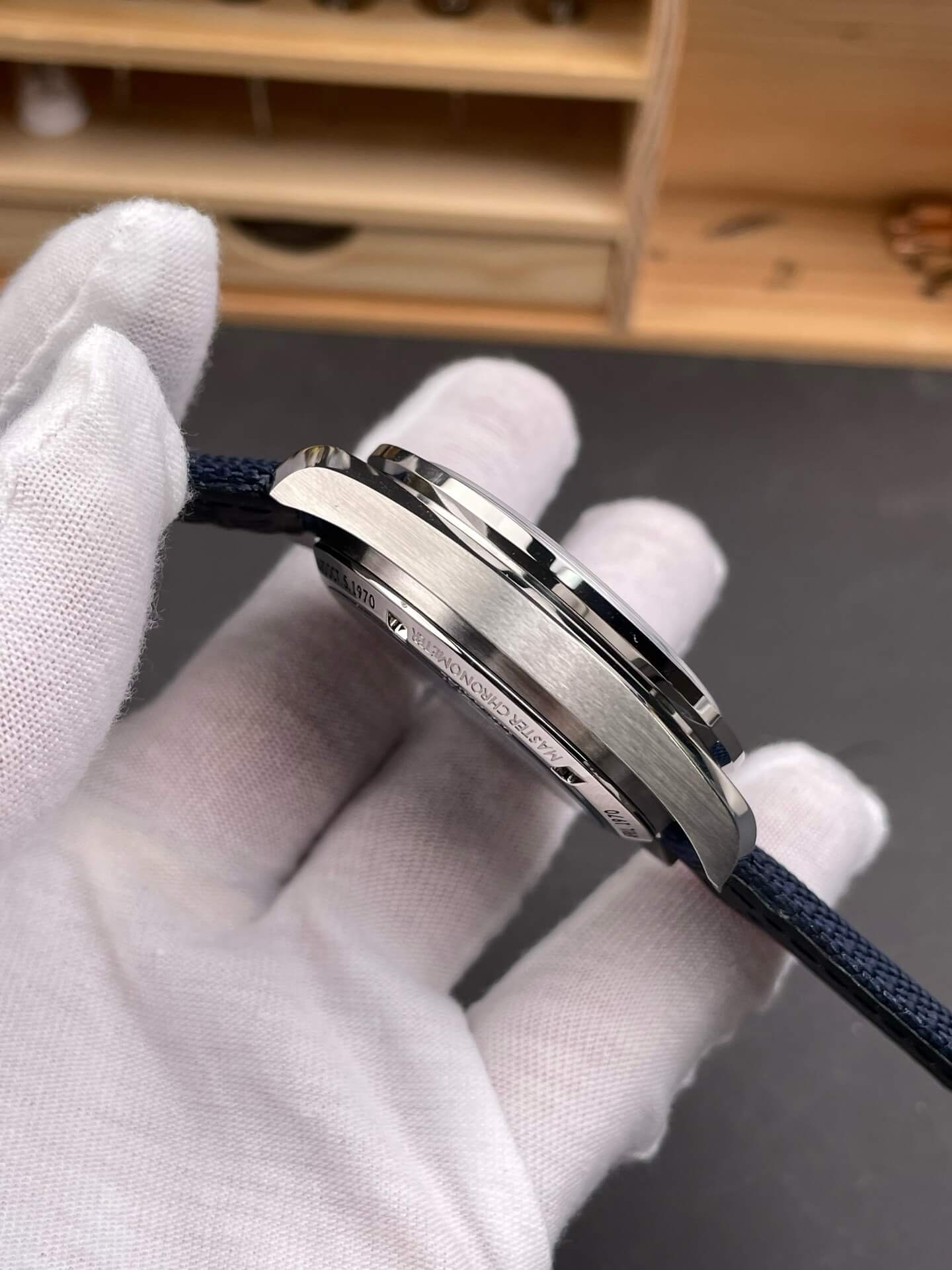 Omega Replica Speedmaster “Silver Snoopy Award” 50th Anniversary Super Clone Watch 31032425002001