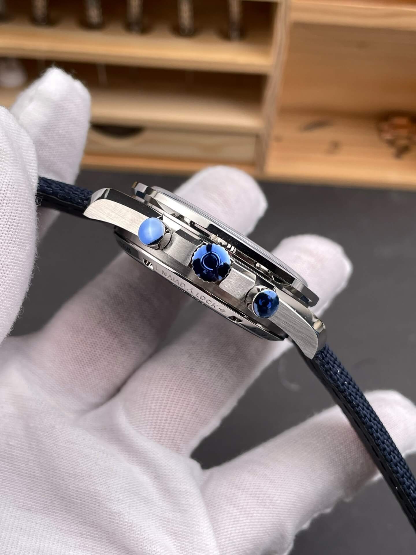 Omega Replica Speedmaster “Silver Snoopy Award” 50th Anniversary Super Clone Watch 31032425002001