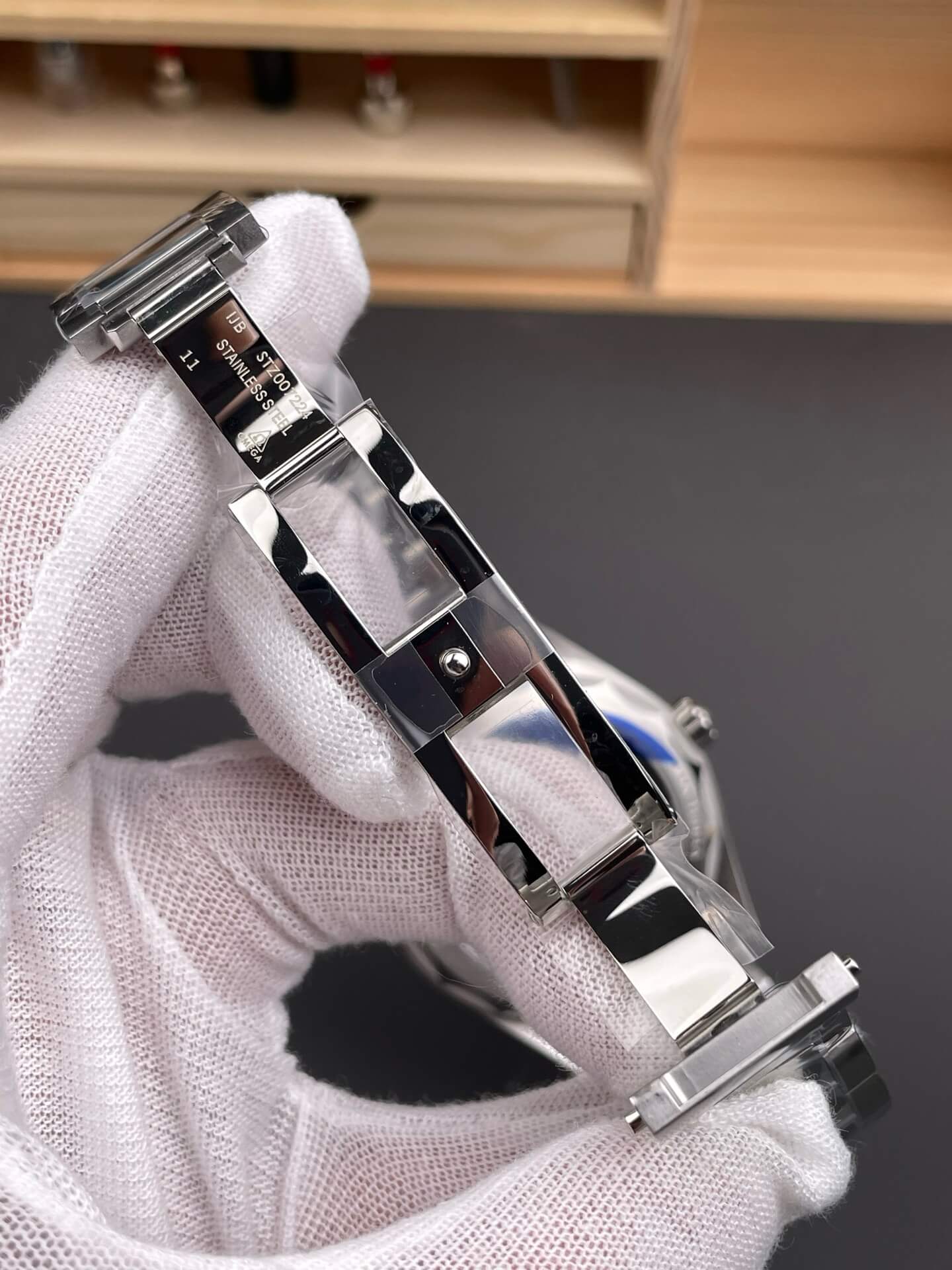 Omega Replica Seamaster Aqua Terra 150M Super Clone Watch 22010432203001 Omega Replica Seamaster Aqua Terra 150M Super Clone Watch 22010432203001