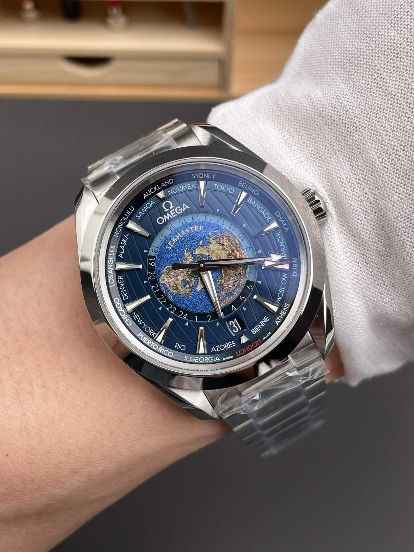 Omega Replica Seamaster Aqua Terra 150M Super Clone Watch 22010432203001 Omega Replica Seamaster Aqua Terra 150M Super Clone Watch 22010432203001