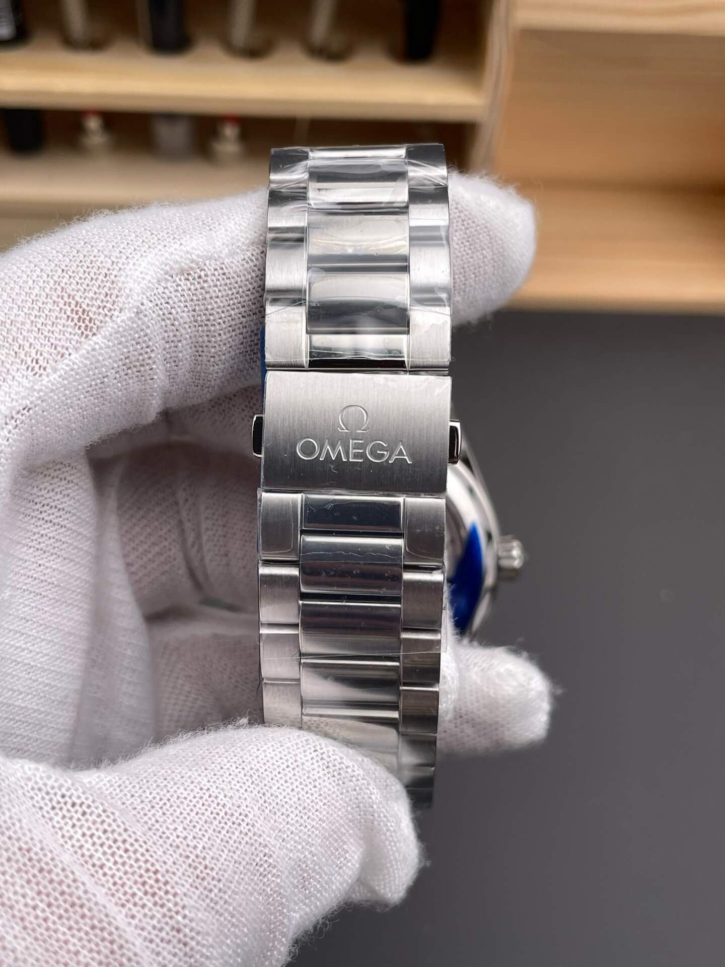 Omega Replica Seamaster Aqua Terra 150M Super Clone Watch 22010382003005 Omega Replica Seamaster Aqua Terra 150M Super Clone Watch 22010382003005