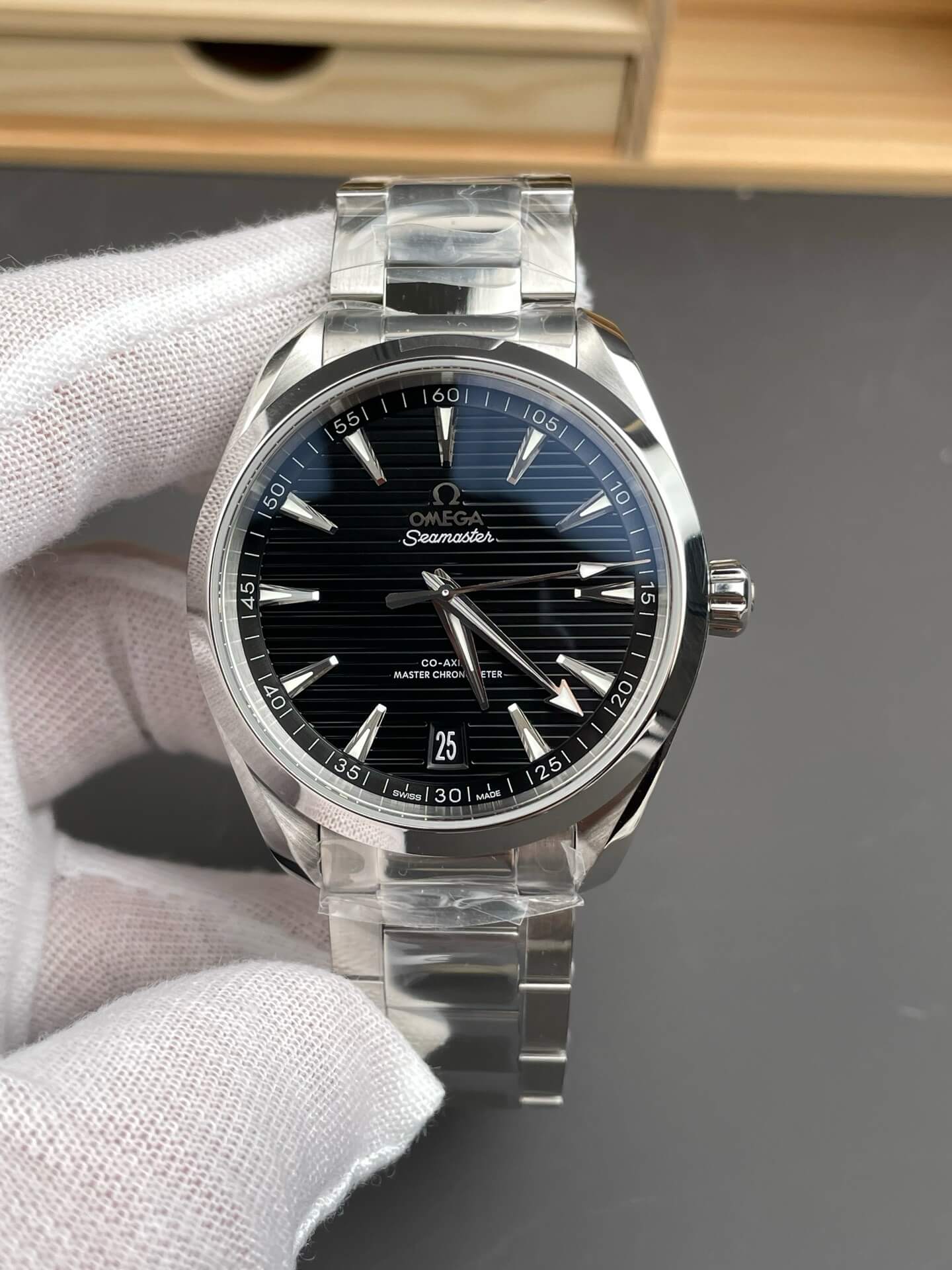 Omega Replica Seamaster Aqua Terra 150M Super Clone Watch 22010412101001 Omega Replica Seamaster Aqua Terra 150M Super Clone Watch 22010412101001