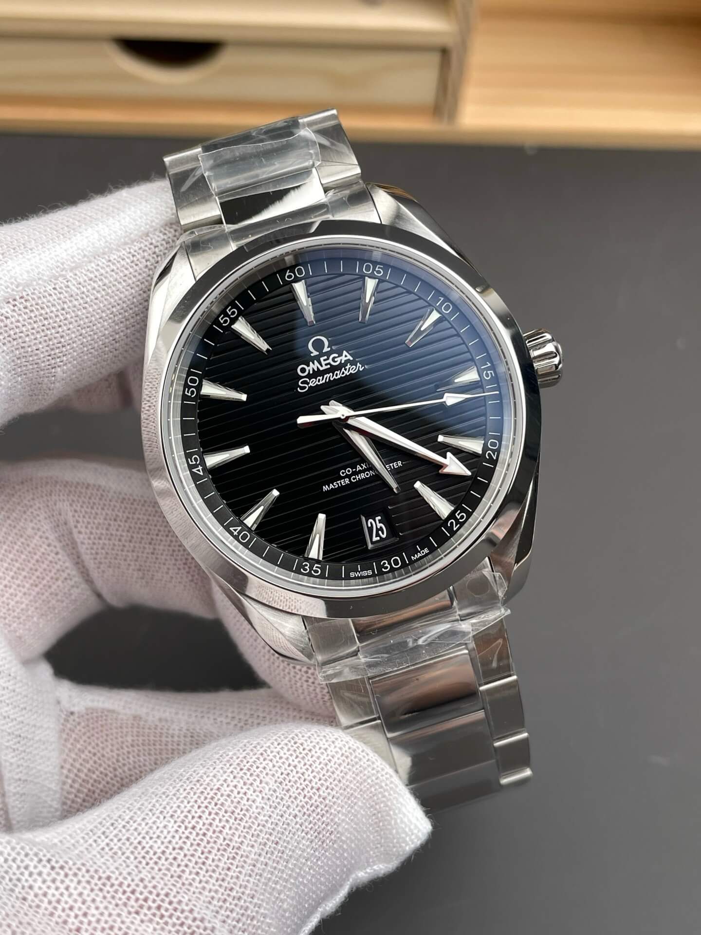 Omega Replica Seamaster Aqua Terra 150M Super Clone Watch 22010412101001 Omega Replica Seamaster Aqua Terra 150M Super Clone Watch 22010412101001