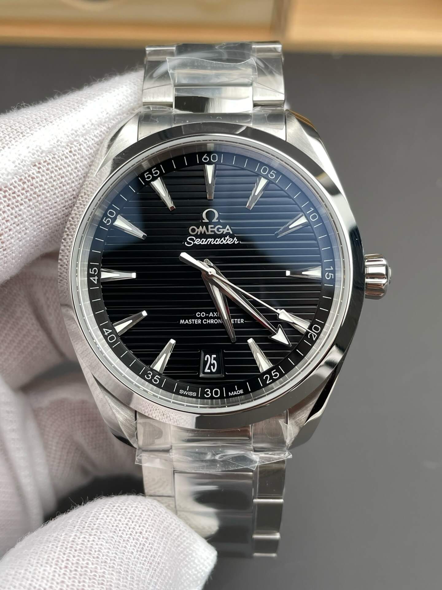 Omega Replica Seamaster Aqua Terra 150M Super Clone Watch 22010412101001 Omega Replica Seamaster Aqua Terra 150M Super Clone Watch 22010412101001