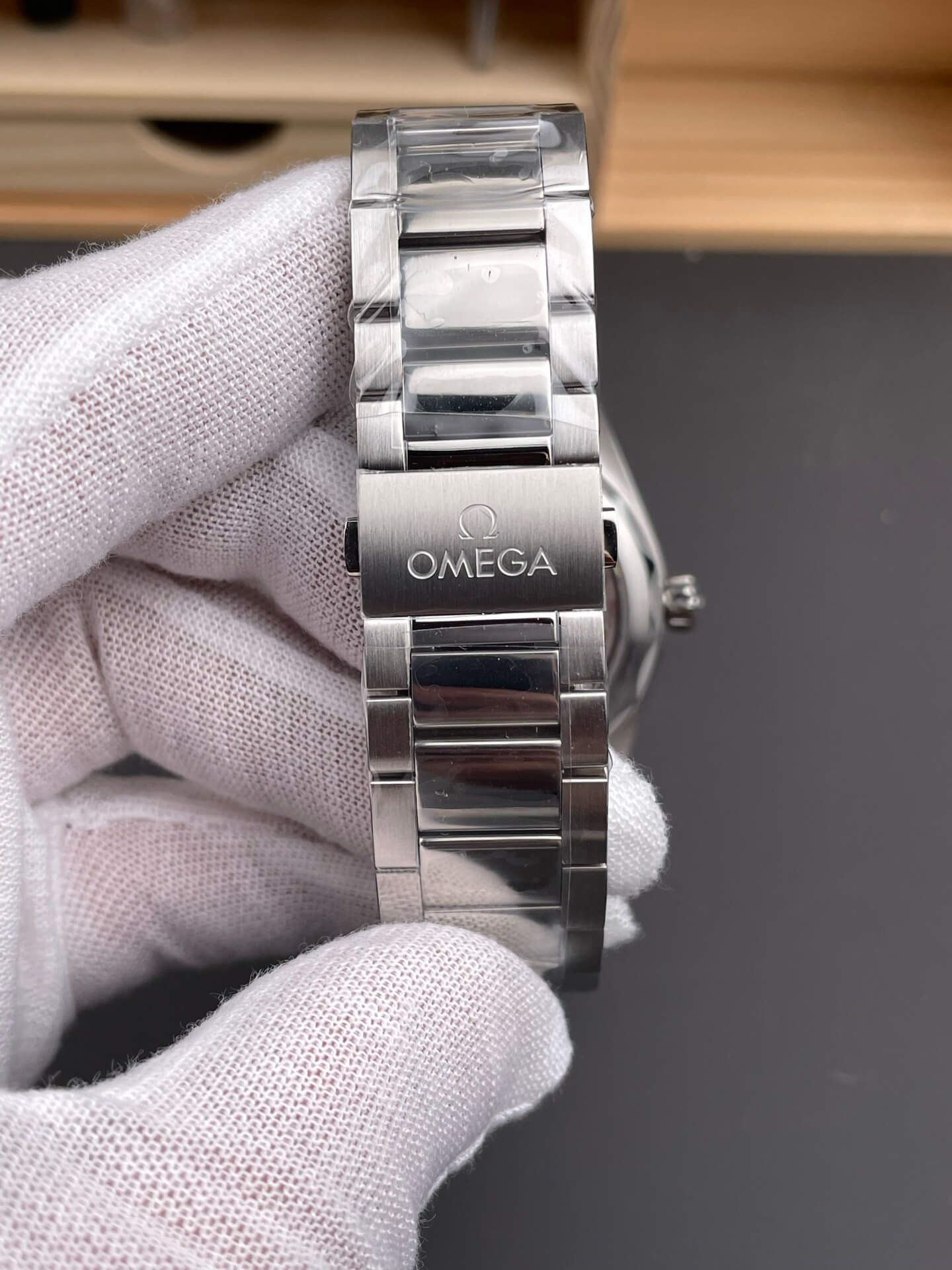 Omega Replica Seamaster Aqua Terra 150M Super Clone Watch 22010412101001 Omega Replica Seamaster Aqua Terra 150M Super Clone Watch 22010412101001