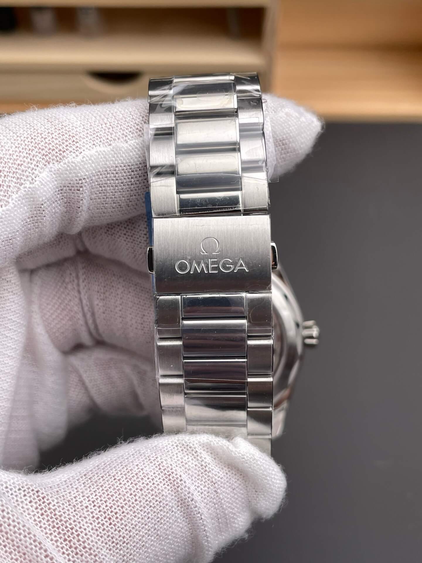 Omega Replica Seamaster Aqua Terra 150M Super Clone Watch 22010412101002 Omega Replica Seamaster Aqua Terra 150M Super Clone Watch 22010412101002