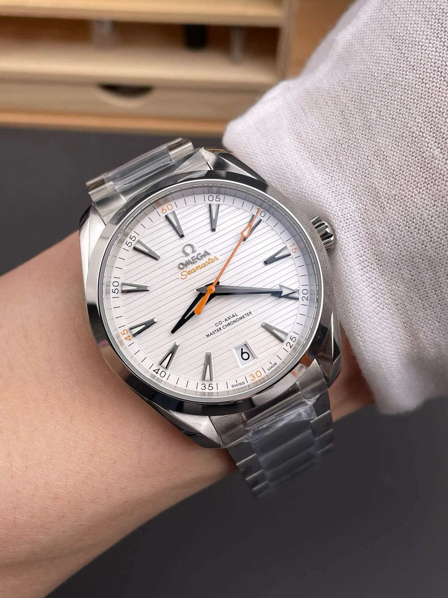 Omega Replica Seamaster Aqua Terra 150M Super Clone Watch 22010412102001 Omega Replica Seamaster Aqua Terra 150M Super Clone Watch 22010412102001