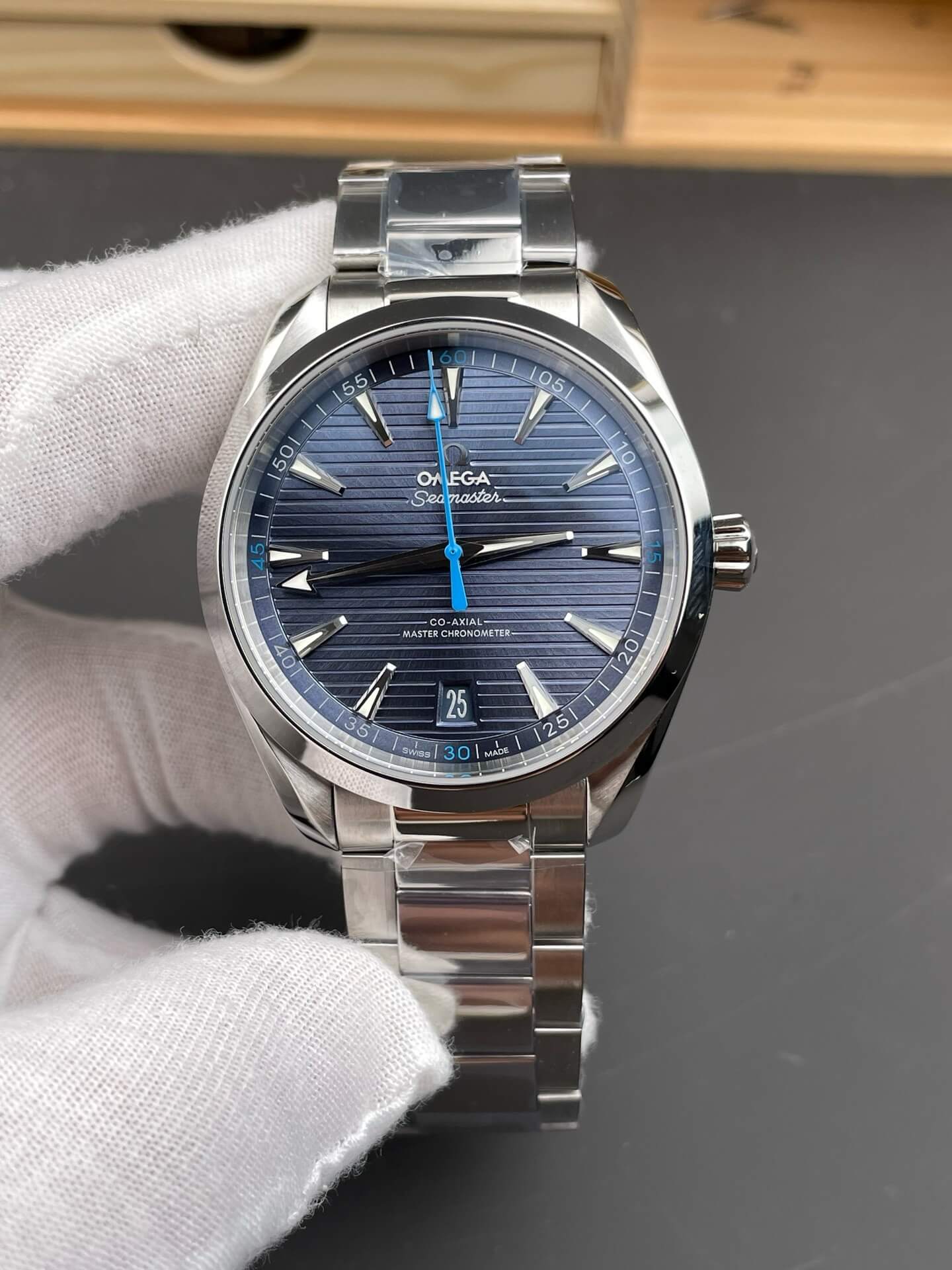 Omega Replica Seamaster Aqua Terra 150M Super Clone Watch 22010412103002 Omega Replica Seamaster Aqua Terra 150M Super Clone Watch 22010412103002