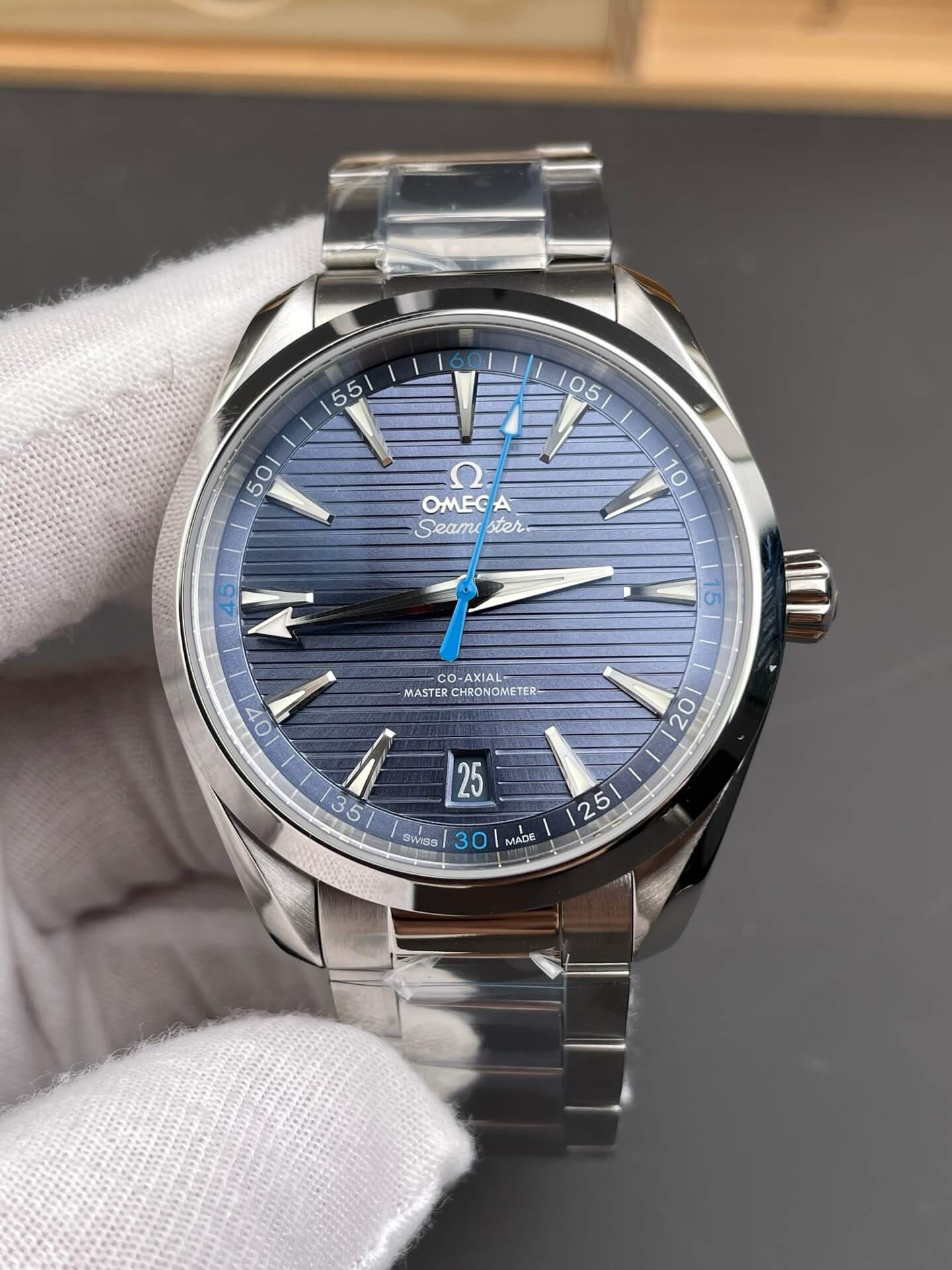 Omega Replica Seamaster Aqua Terra 150M Super Clone Watch 22010412103002 Omega Replica Seamaster Aqua Terra 150M Super Clone Watch 22010412103002