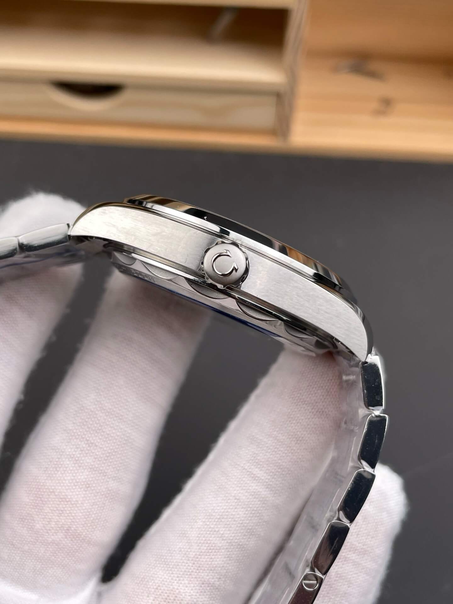 Omega Replica Seamaster Aqua Terra 150M Super Clone Watch 22010412103002 Omega Replica Seamaster Aqua Terra 150M Super Clone Watch 22010412103002
