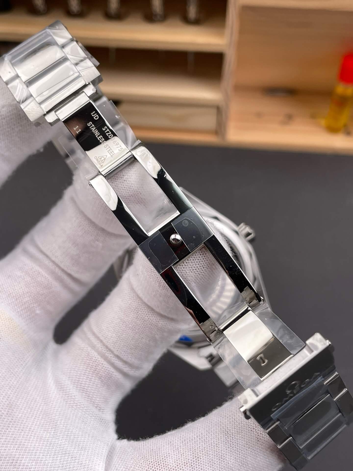 Omega Replica Seamaster Aqua Terra 150M Super Clone Watch 22010412110001 Omega Replica Seamaster Aqua Terra 150M Super Clone Watch 22010412110001