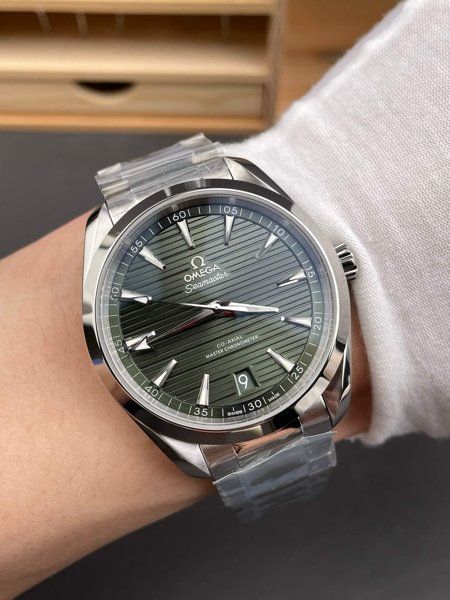 Omega Replica Seamaster Aqua Terra 150M Super Clone Watch 22010412110001 Omega Replica Seamaster Aqua Terra 150M Super Clone Watch 22010412110001