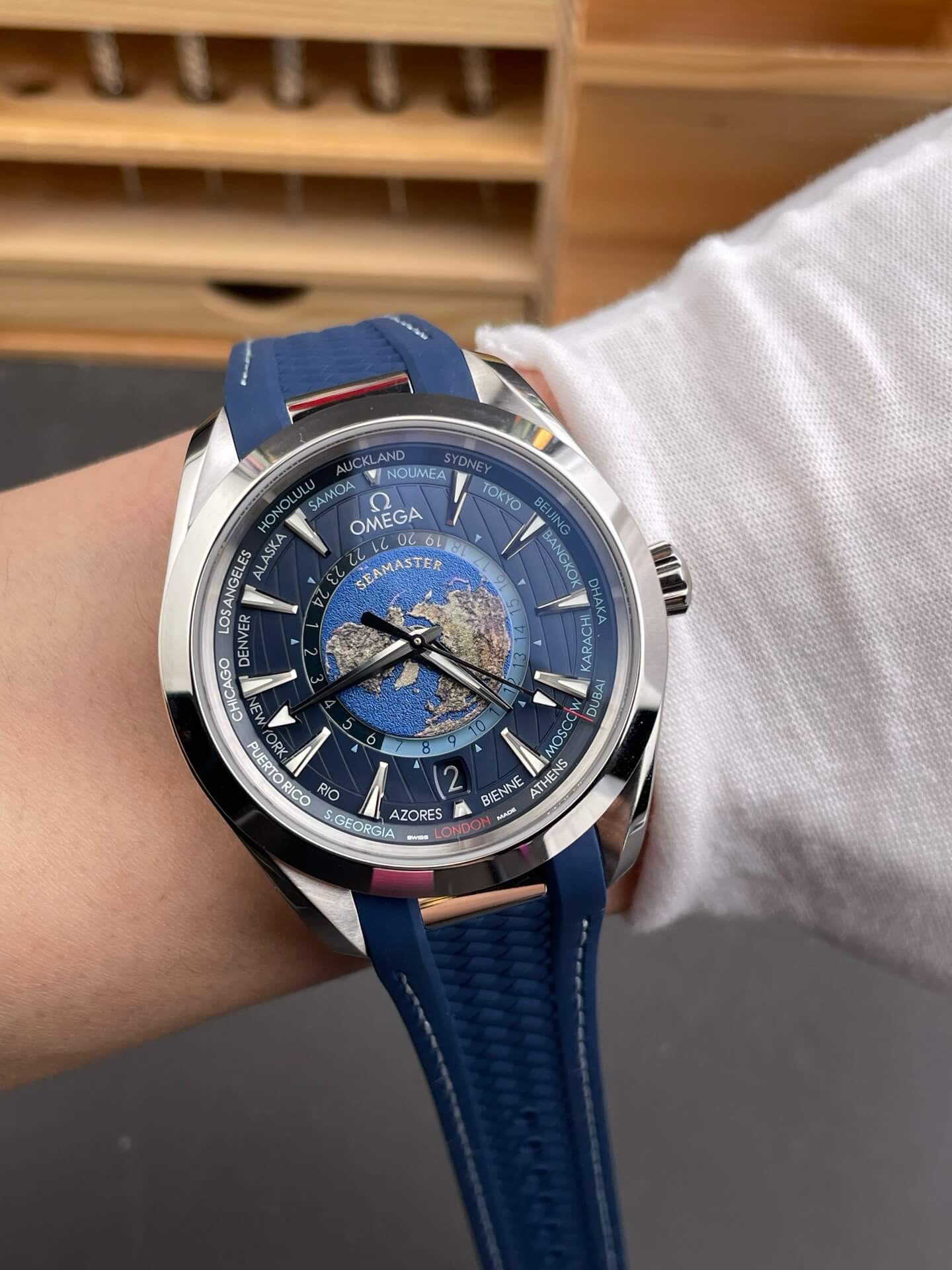 Omega Replica Seamaster Aqua Terra 150M Super Clone Watch 22012432203001