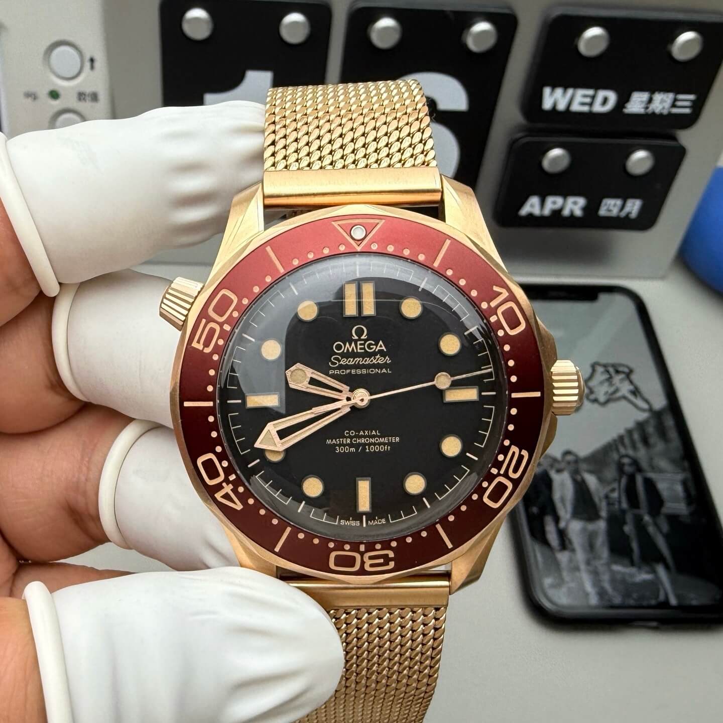 Omega Replica Seamaster Diver 300M 007 Edition Super Clone Watch 21090422001003