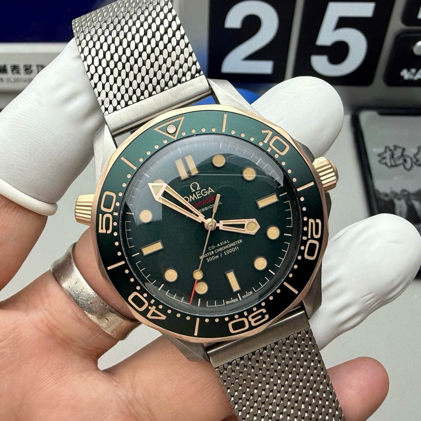 Omega Replica Seamaster Diver 300M 007 Edition Super Clone Watch 21090422010001
