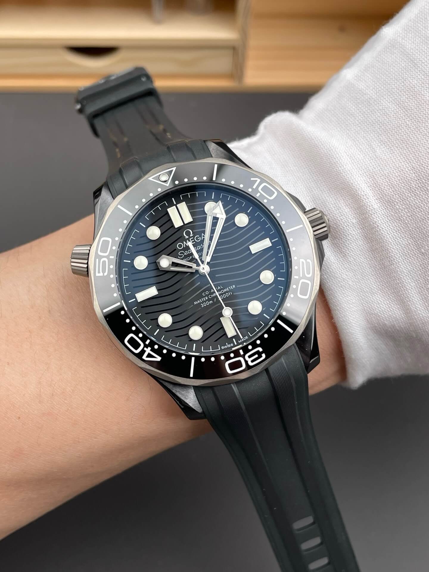 Omega Replica Seamaster Diver 300M Super Clone Watch 21092442001001 Omega Replica Seamaster Diver 300M Super Clone Watch 21092442001001