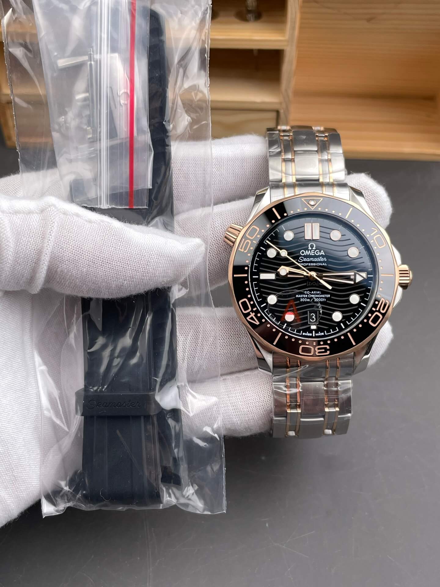 Omega Replica Seamaster Diver 300M Super Clone Watch 21020422001001