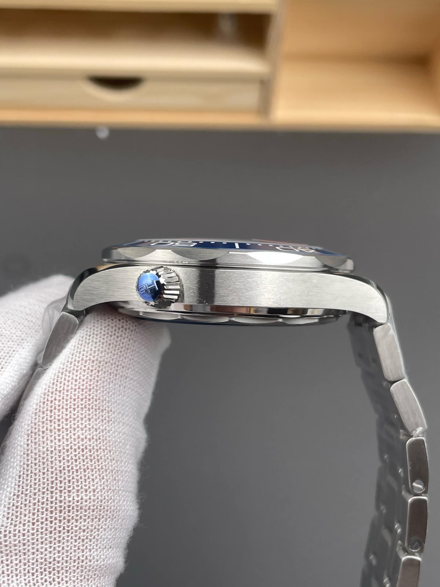 Omega Replica Seamaster Diver 300M Super Clone Watch 21030422003001 Omega Replica Seamaster Diver 300M Super Clone Watch 21030422003001