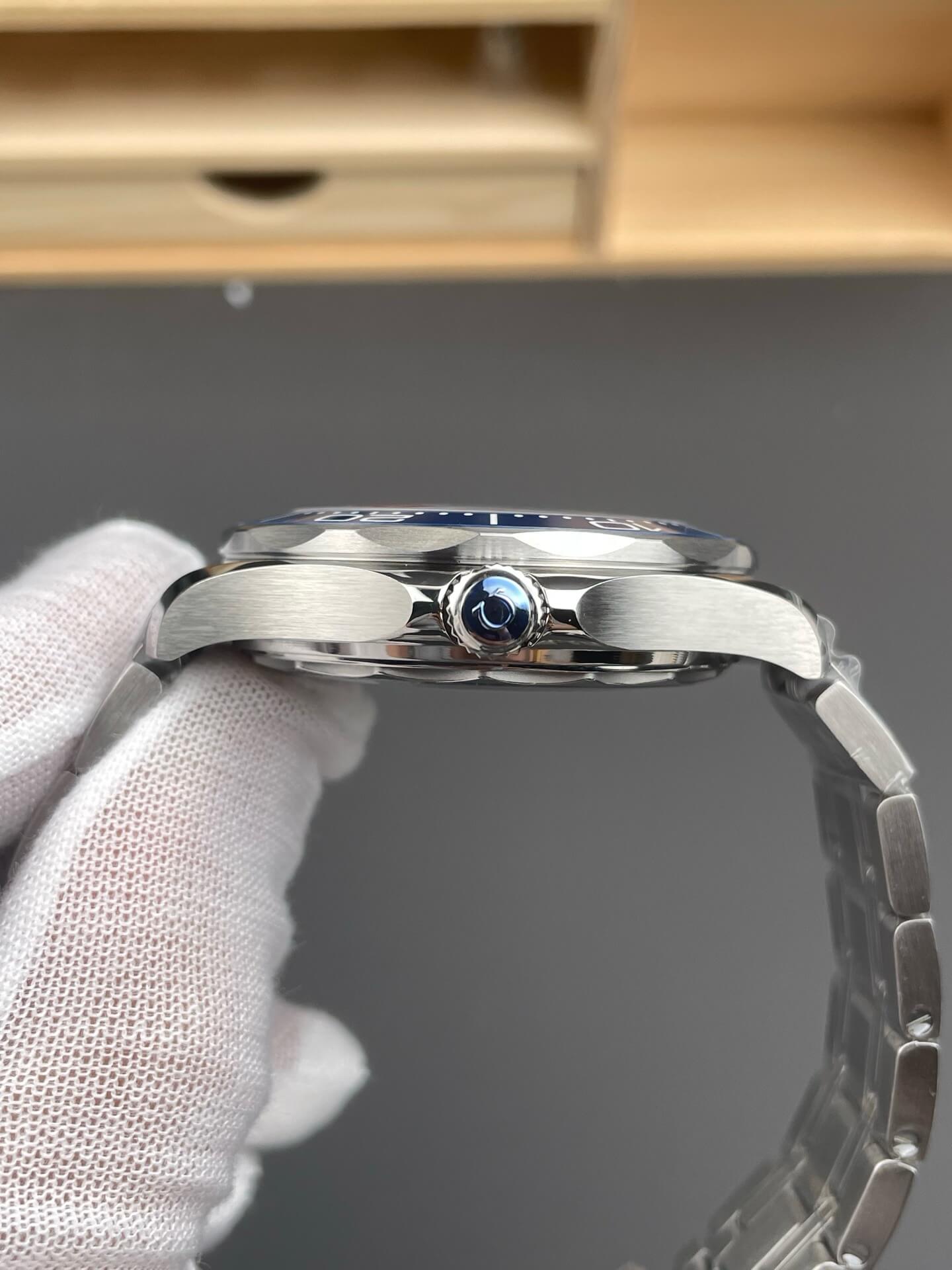 Omega Replica Seamaster Diver 300M Super Clone Watch 21030422003001 Omega Replica Seamaster Diver 300M Super Clone Watch 21030422003001