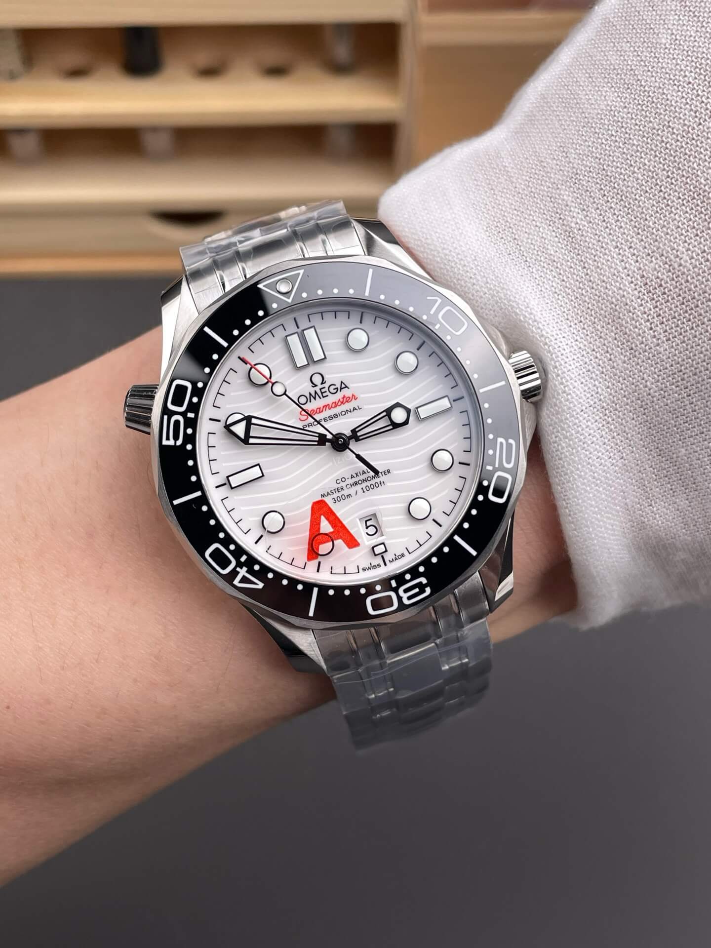 Omega Replica Seamaster Diver 300M Super Clone Watch 21030422004001 Omega Replica Seamaster Diver 300M Super Clone Watch 21030422004001