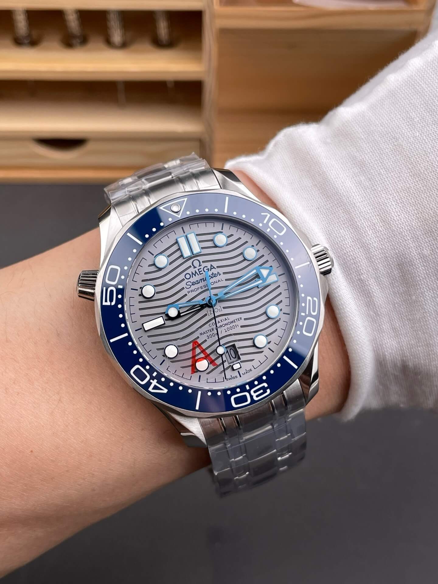 Omega Replica Seamaster Diver 300M Super Clone Watch 21030422006001