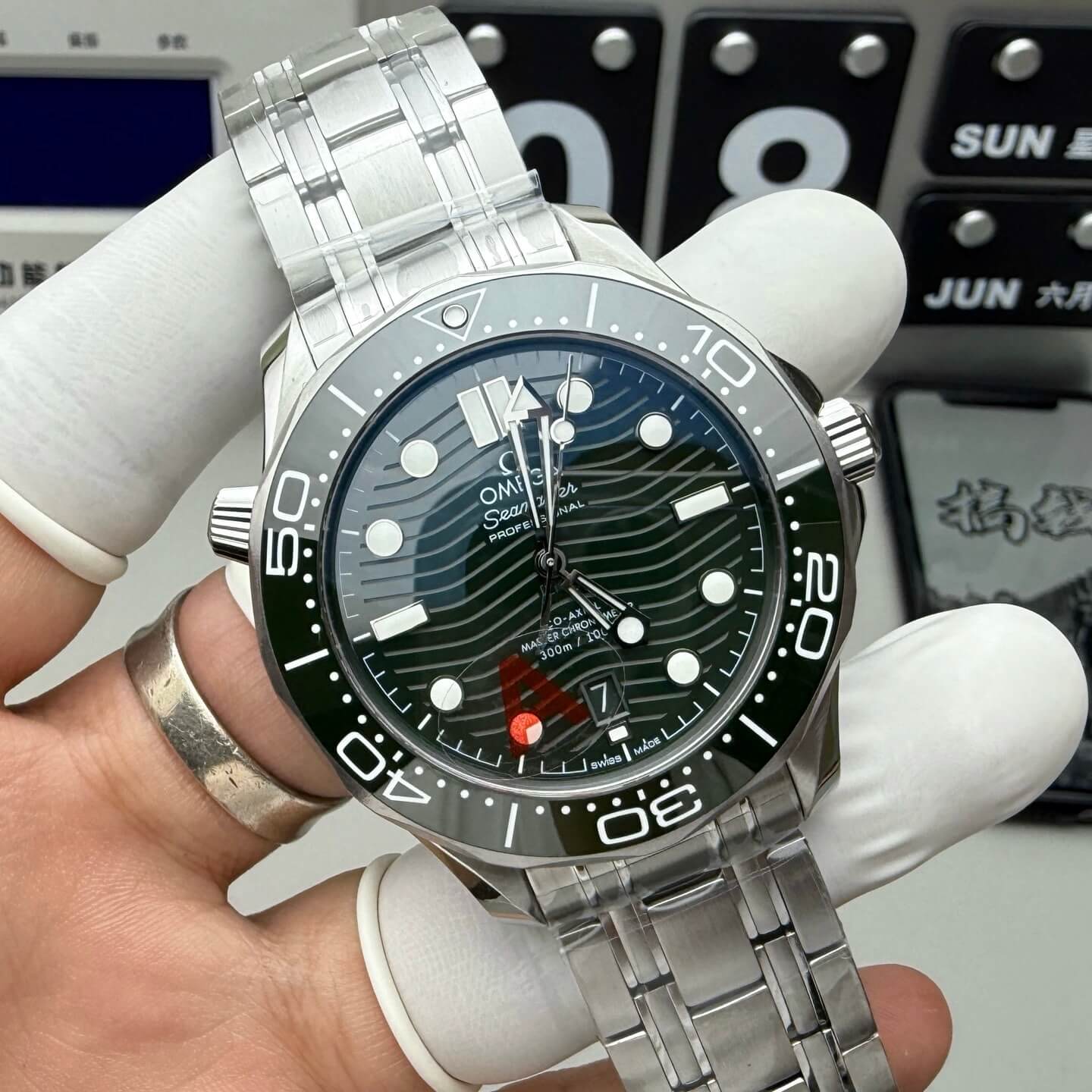 Omega Replica Seamaster Diver 300M Super Clone Watch 21030422010001 Omega Replica Seamaster Diver 300M Super Clone Watch 21030422010001