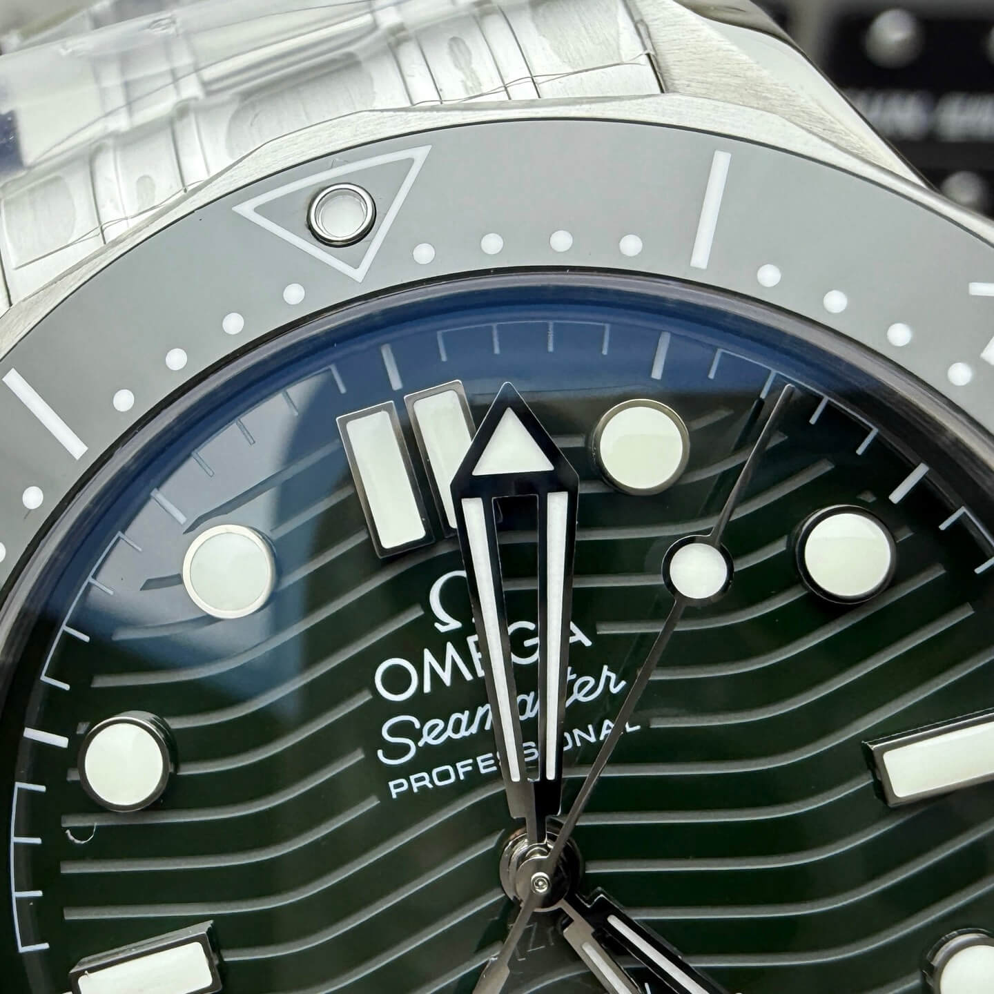 Omega Replica Seamaster Diver 300M Super Clone Watch 21030422010001 Omega Replica Seamaster Diver 300M Super Clone Watch 21030422010001