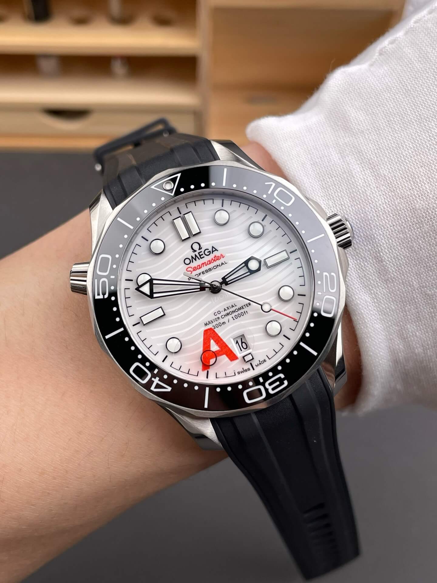 Omega Replica Seamaster Diver 300M Super Clone Watch 21032422004001 Omega Replica Seamaster Diver 300M Super Clone Watch 21032422004001